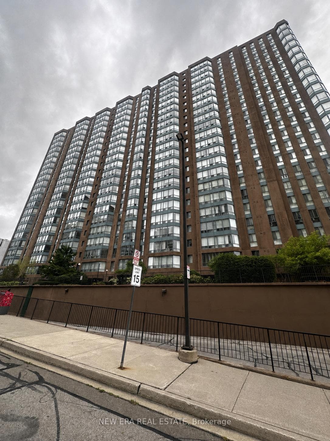 115 Hillcrest Avenue 1912, Mississauga, ON L5B 3Y9, Mississauga — photo 1