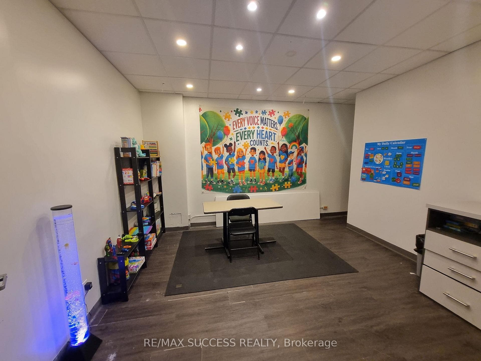 2567 Hurontario Street Main Fl, Mississauga, ON L5A 2G4, Mississauga — photo 1
