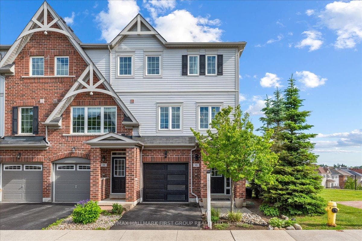 90 Magpie Way, Whitby, ON L1N 0K5, Whitby — photo 1