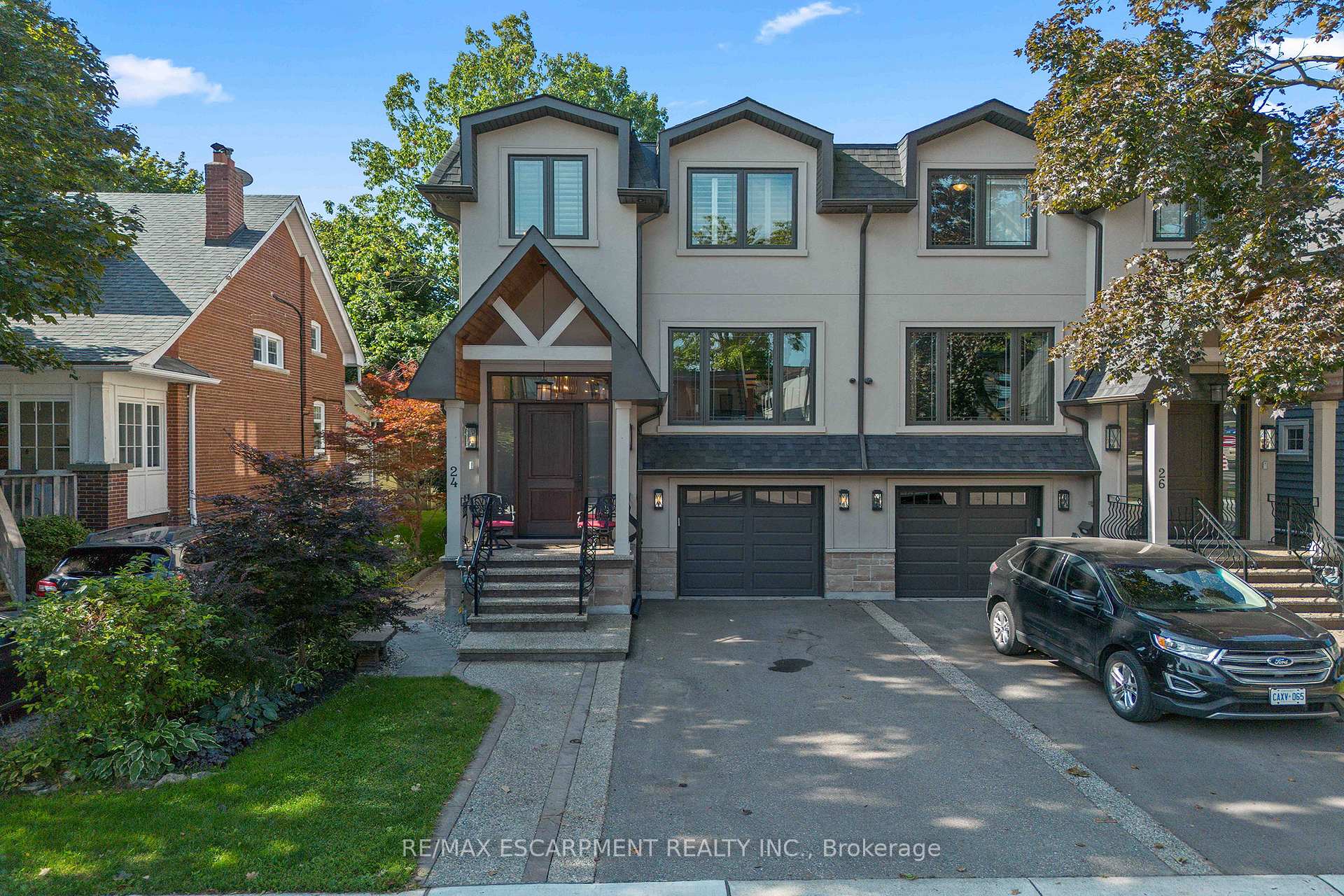 24 Cayuga Avenue, Mississauga, ON L5G 3S7, Mississauga — photo 1