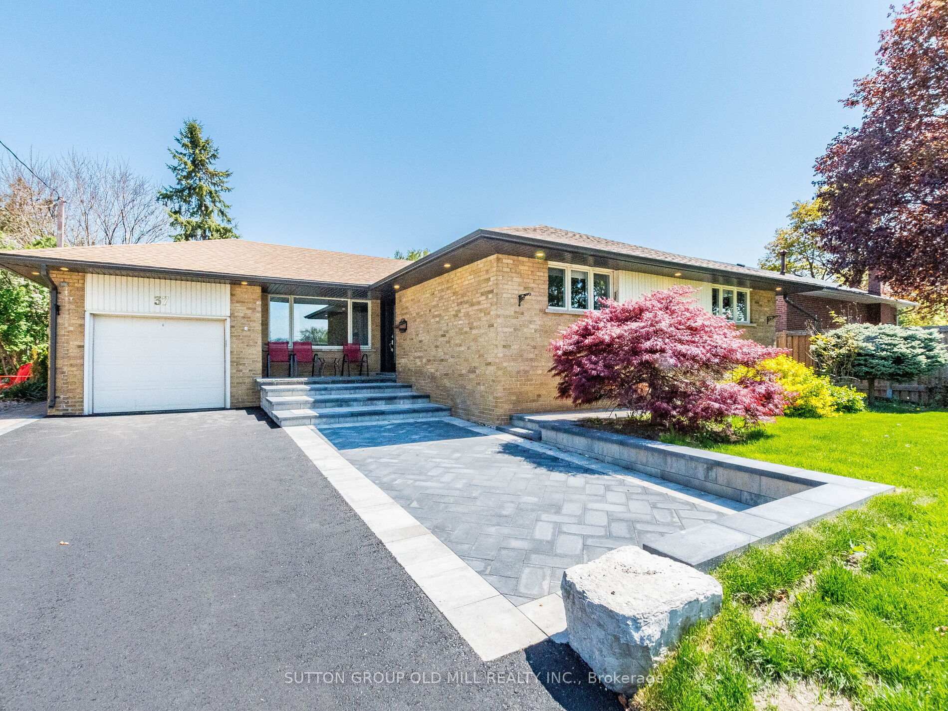 37 Suburban Drive, Mississauga, ON L5N 1G8, Mississauga — photo 1