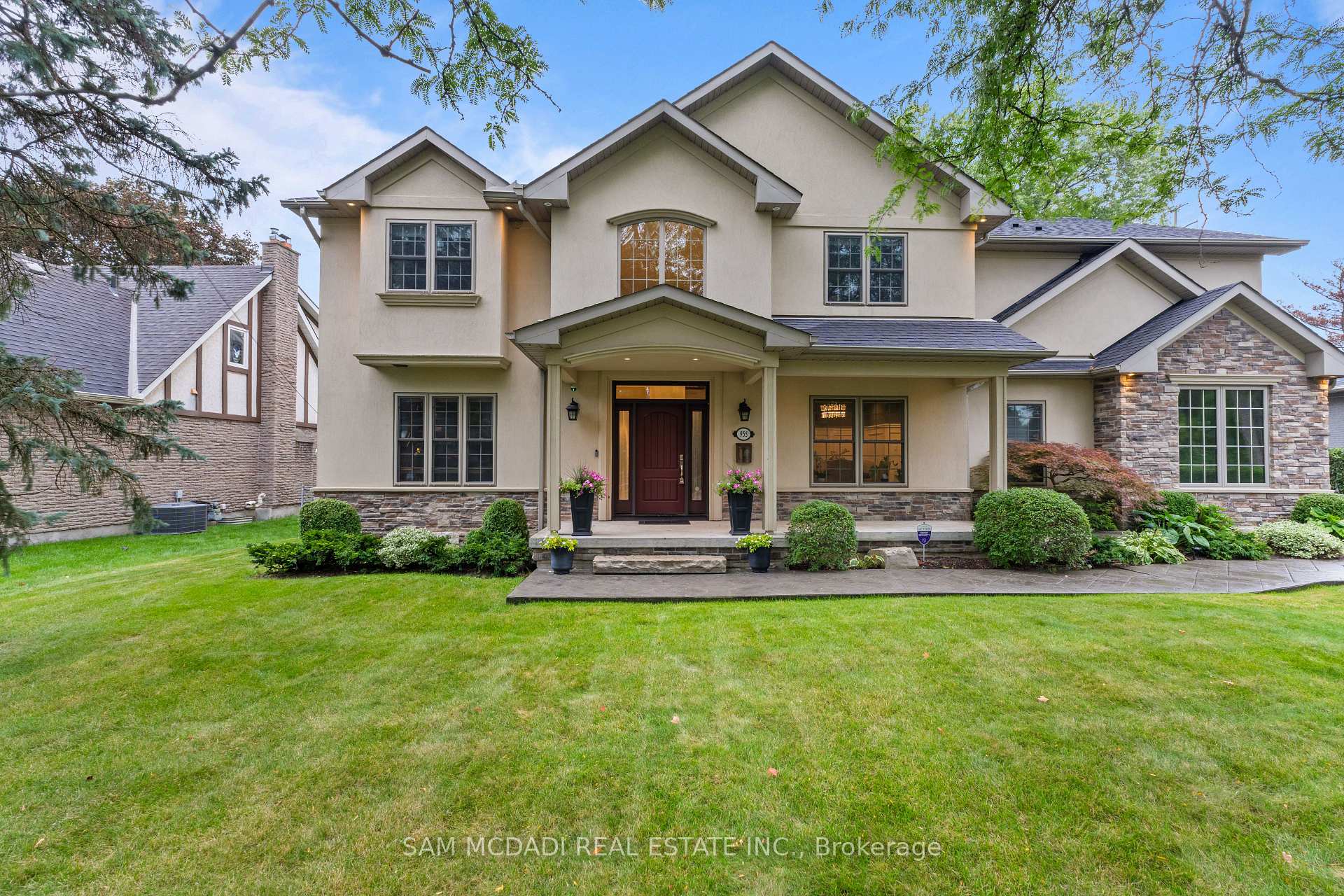 955 Caldwell Avenue, Mississauga, ON L5H 1Z2