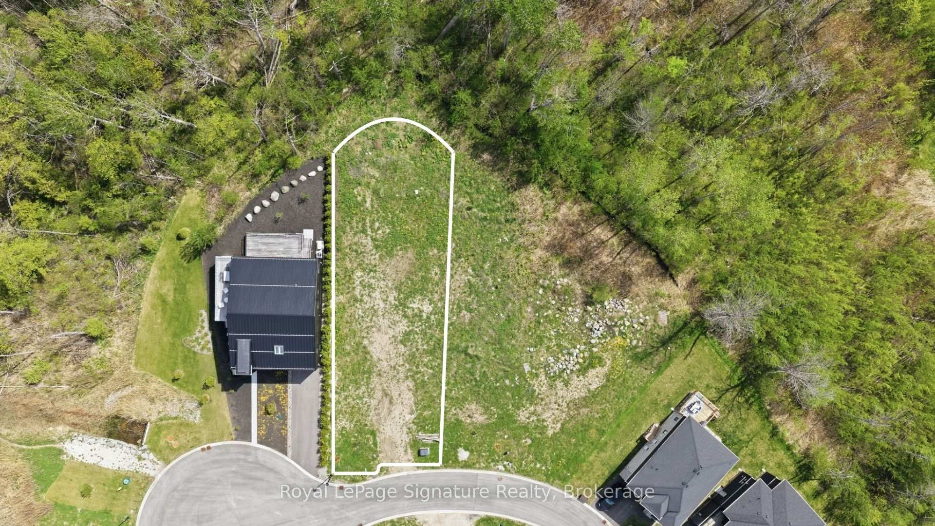 139 Sebastian Street, Blue Mountains, ON N0H 1J0, Blue Mountains — photo 1