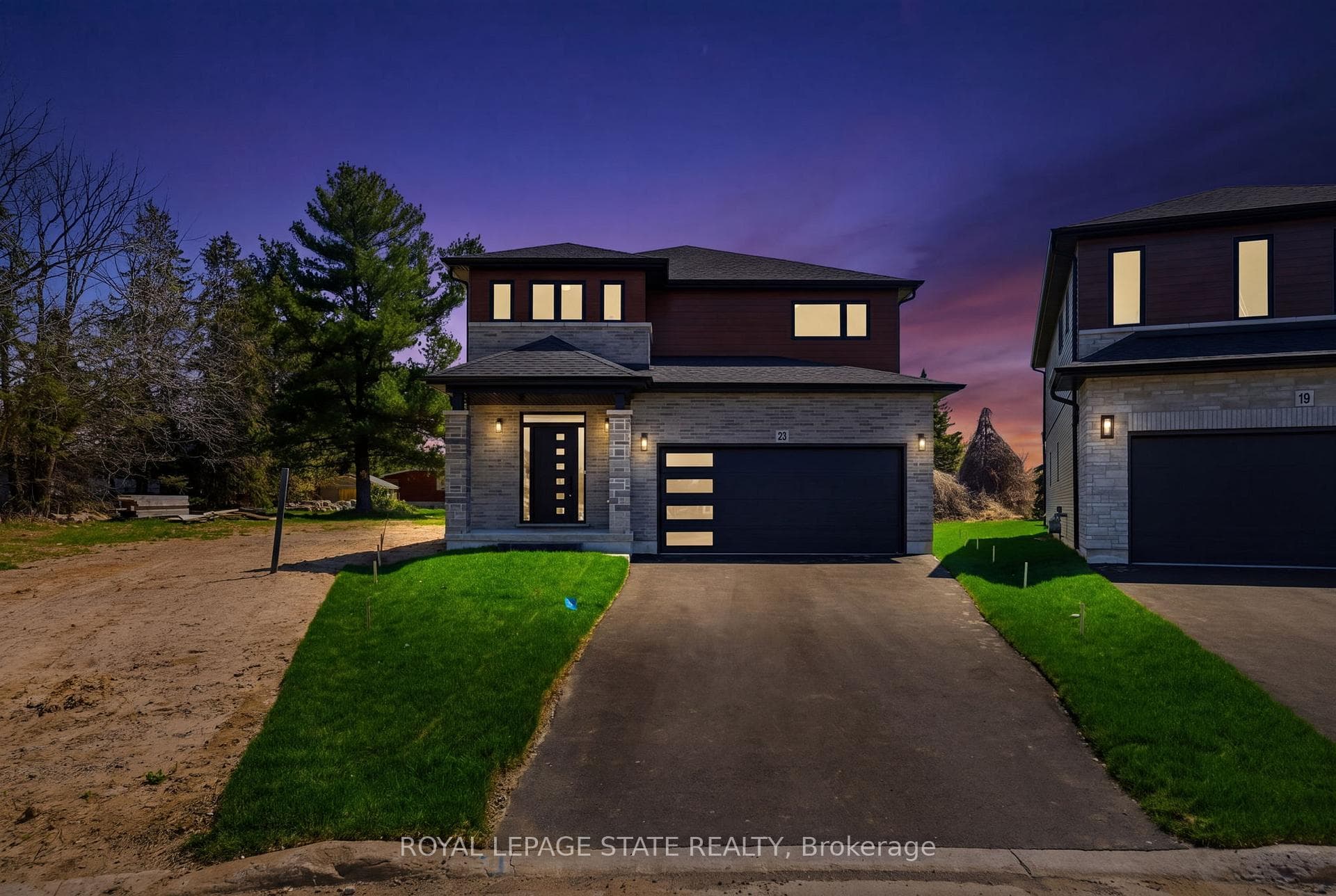 23 Woodvalley Court, Hamilton, ON L9B 2S7, Hamilton — photo 1