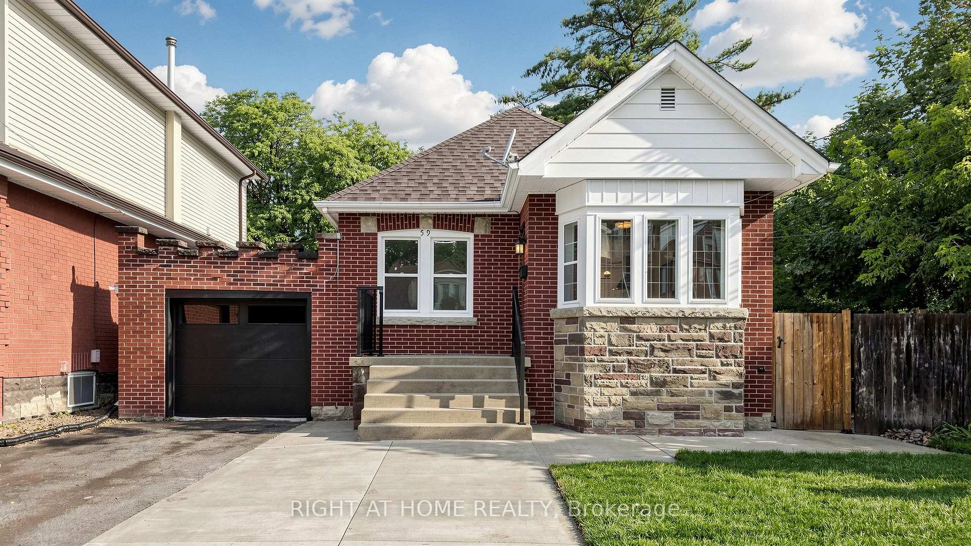 59 Longwood Road N, Hamilton, ON L8S 3V2, Hamilton — photo 1