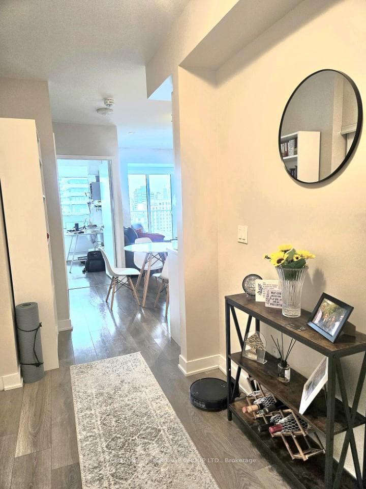 195 Redpath Avenue 2006, Toronto, ON M4P 0E4, Toronto C10 — photo 1