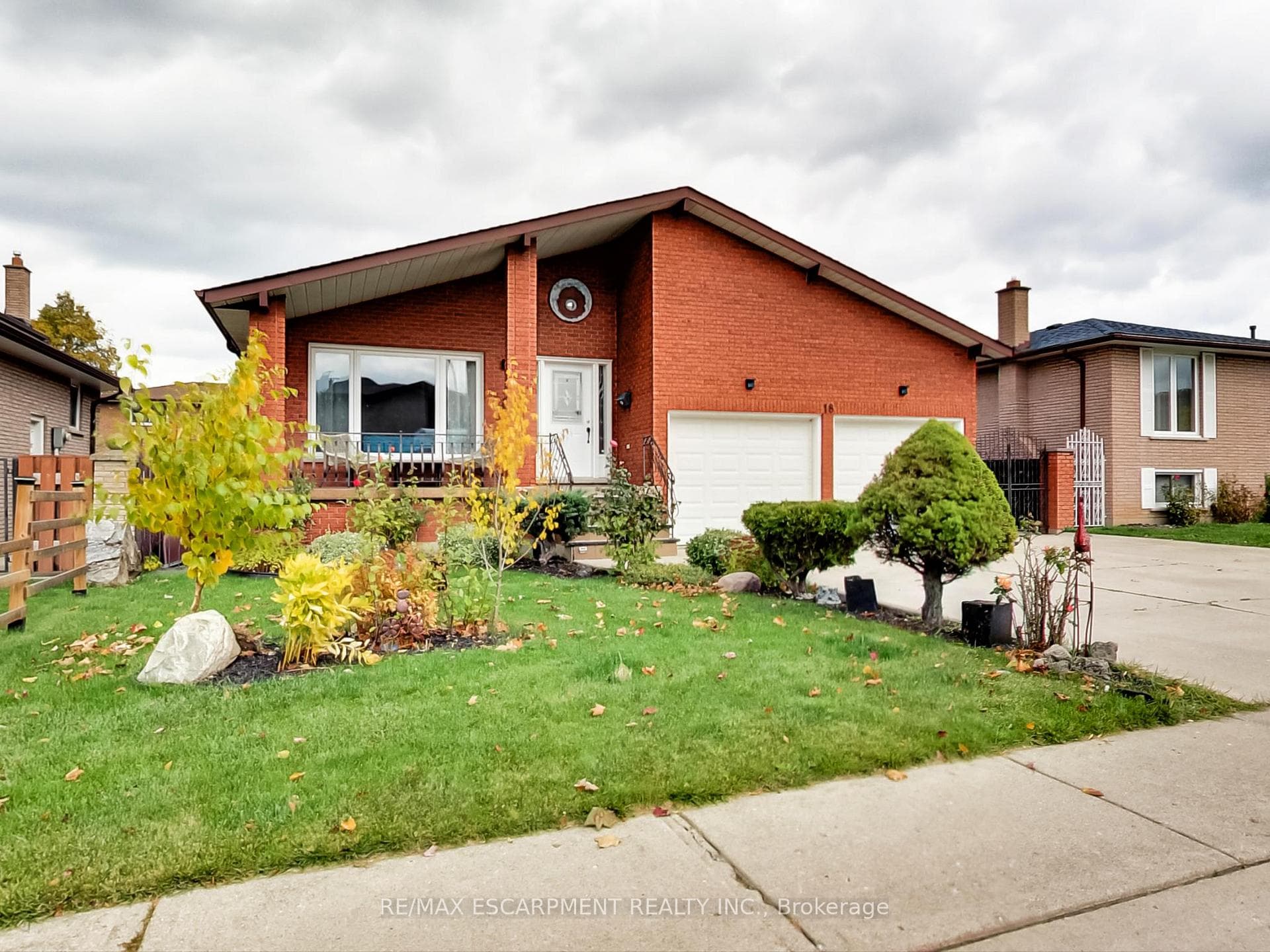 18 Pavarotti Court, Hamilton, ON L8G 4P8, Hamilton — photo 1