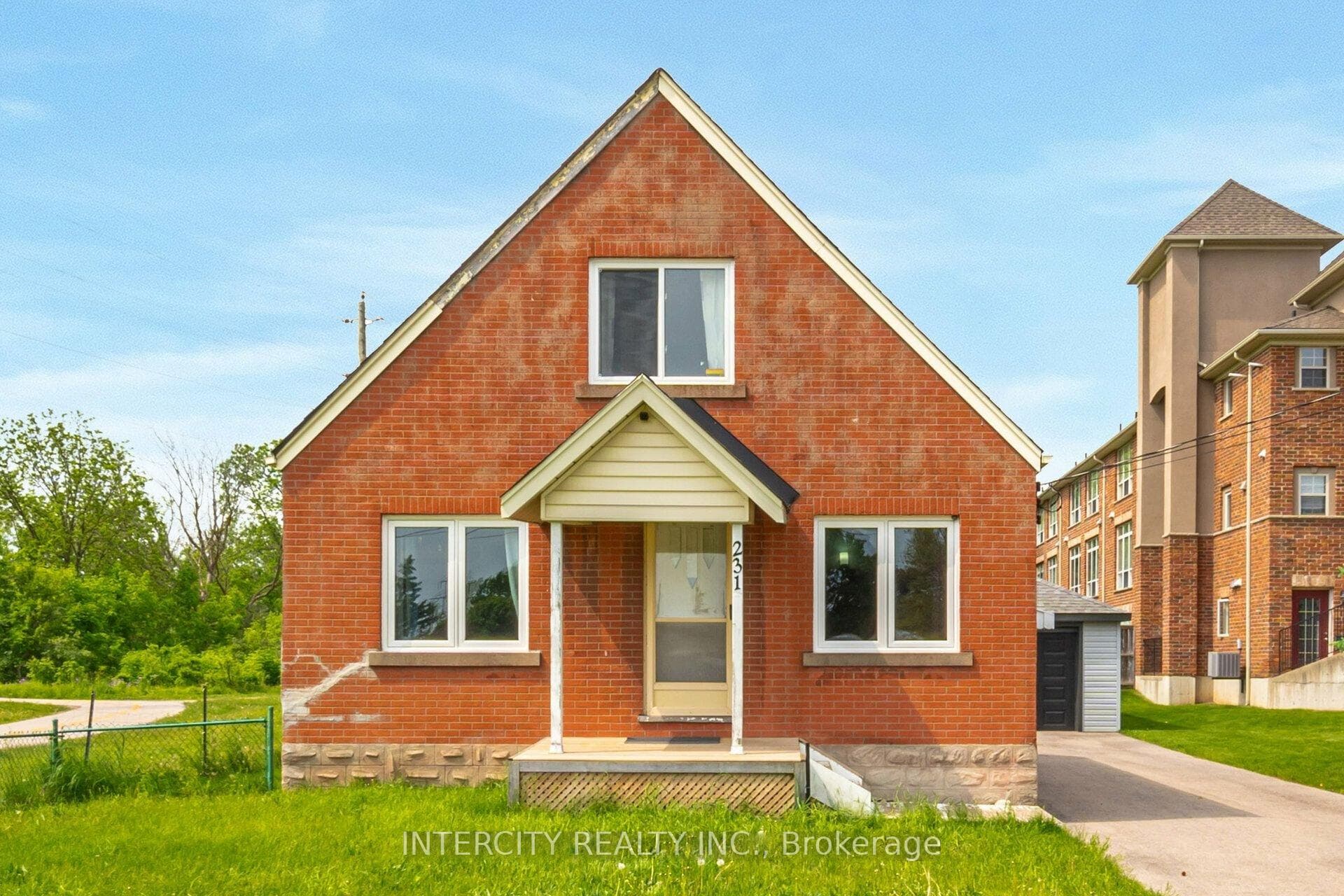 231 Lawrence Avenue, Kitchener, ON N2M 1Y3, Kitchener — photo 1
