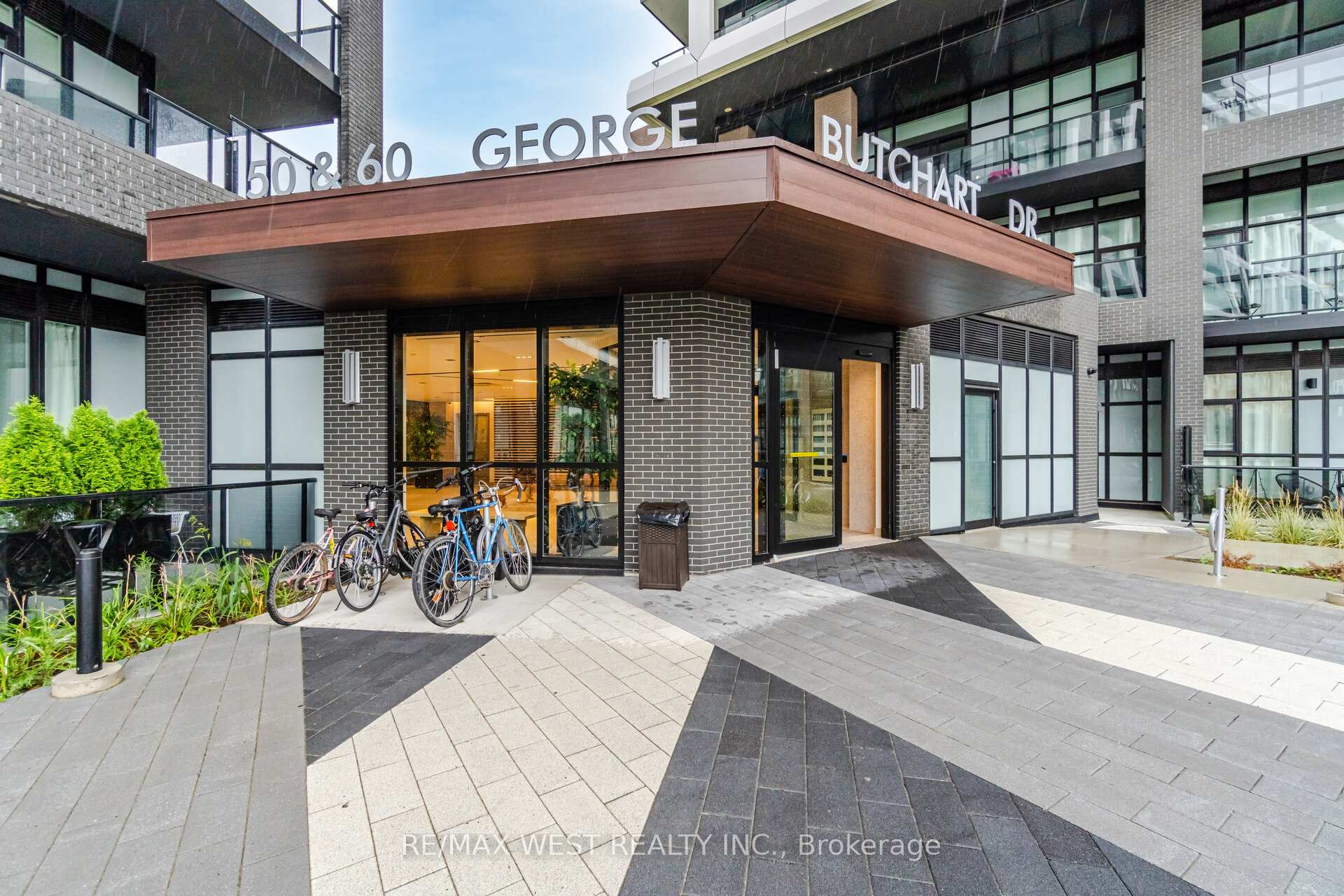 60 George Butchart Drive 218, Toronto, ON M3K 0E1, Toronto W05 — photo 1