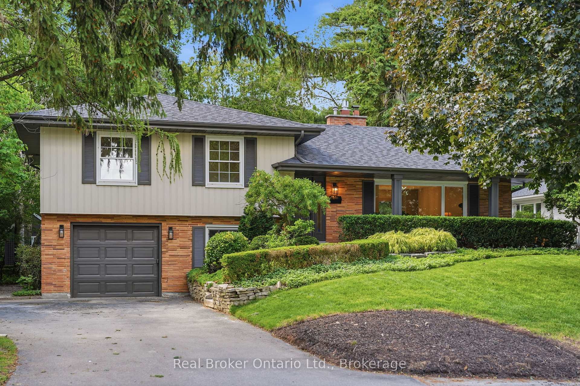 571 Leonard Court, Burlington, ON L7T 2P4, Burlington — photo 1