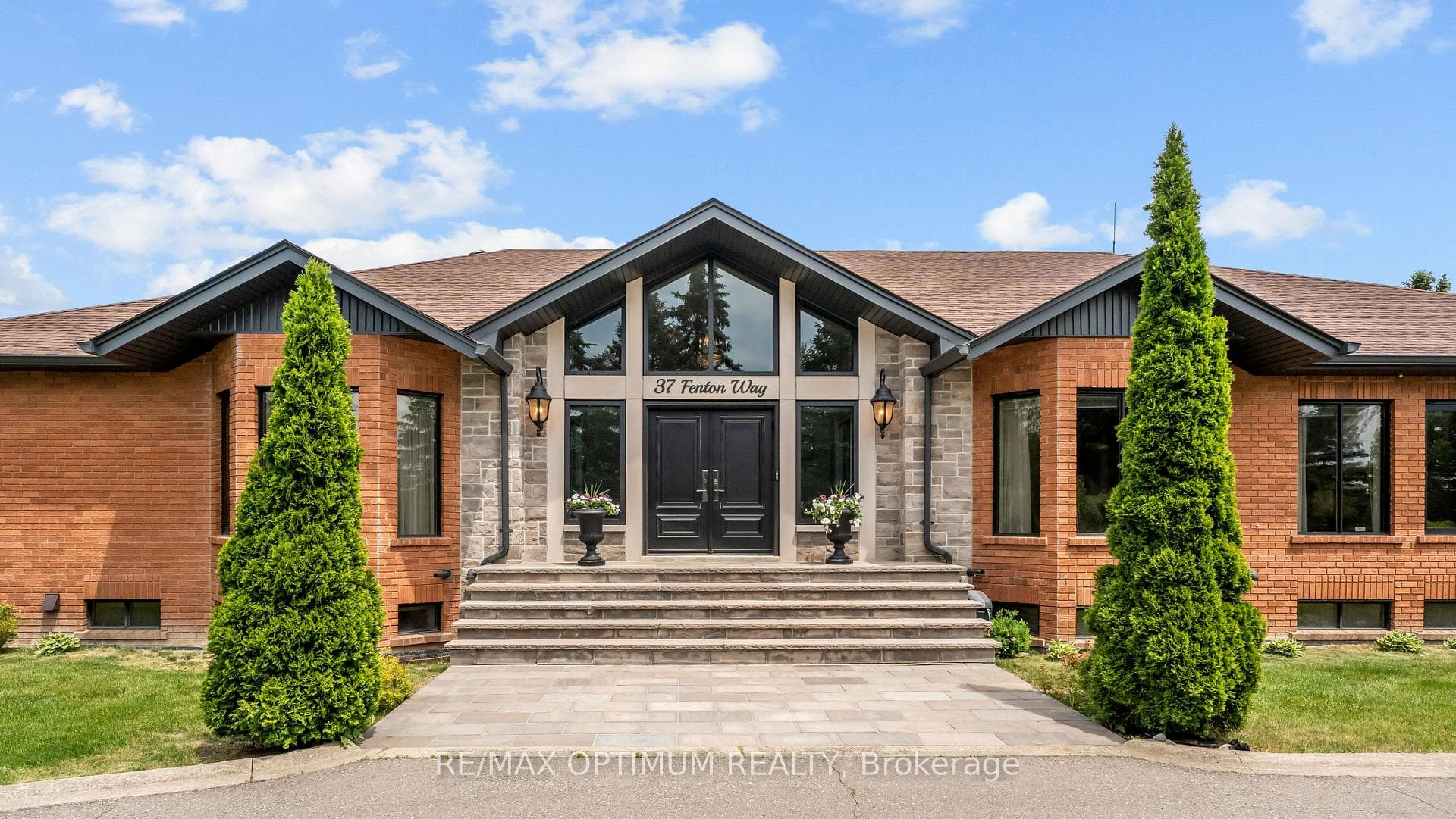 37 Fenton Way, Brampton, ON L6P 0P4, Brampton — photo 1