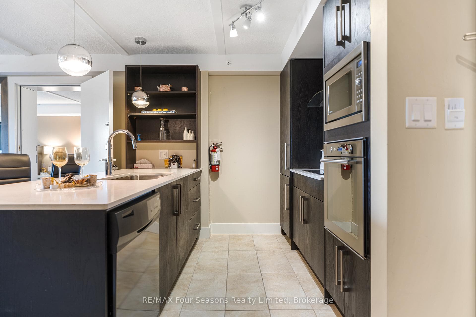 9 Harbour Street E 5109/5111, Collingwood, ON L9Y 5C5, Collingwood — photo 1
