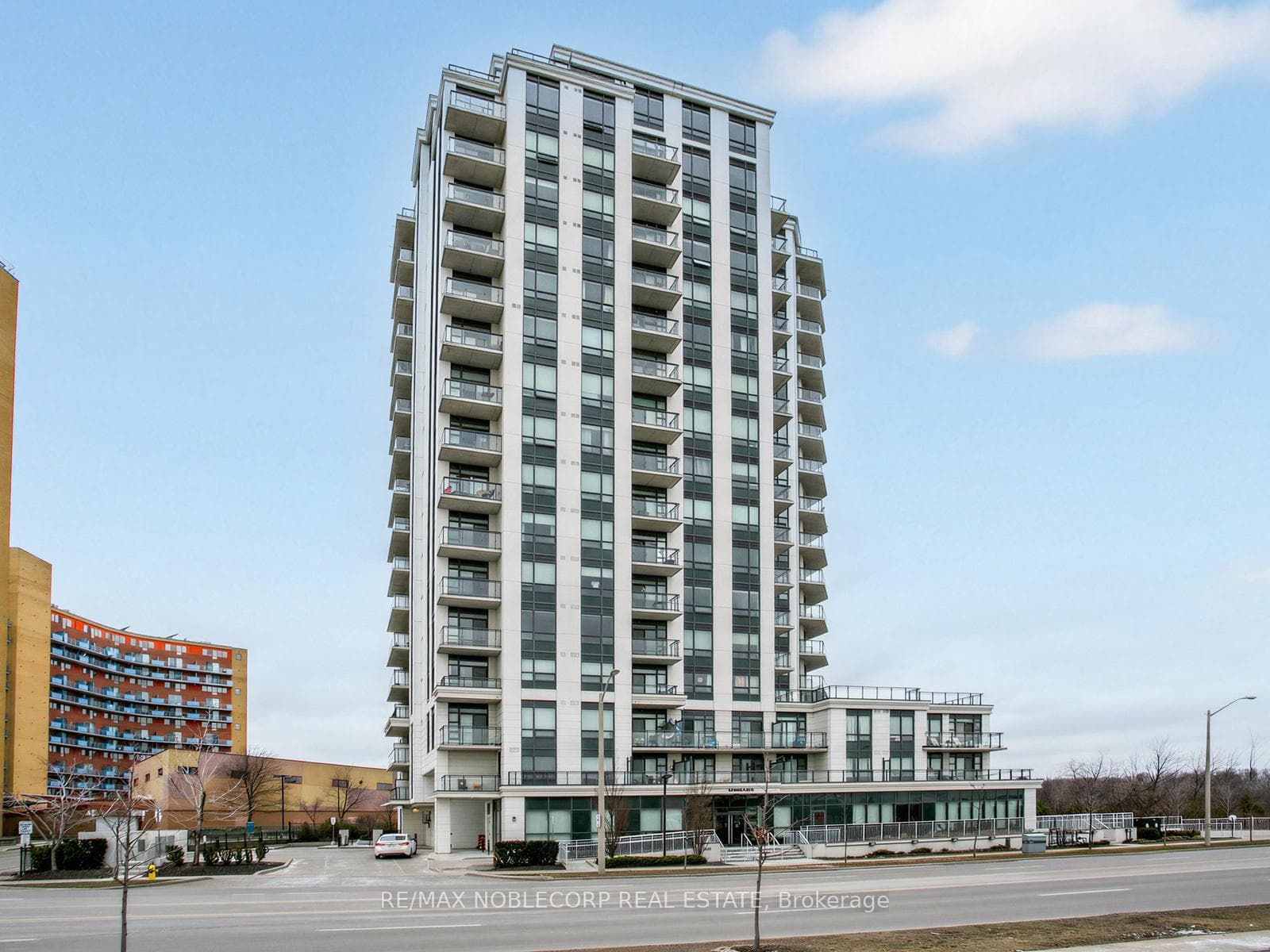 840 QUEENS PLATE Drive 1705, Toronto, ON M9W 0E7, Toronto W10 — photo 1