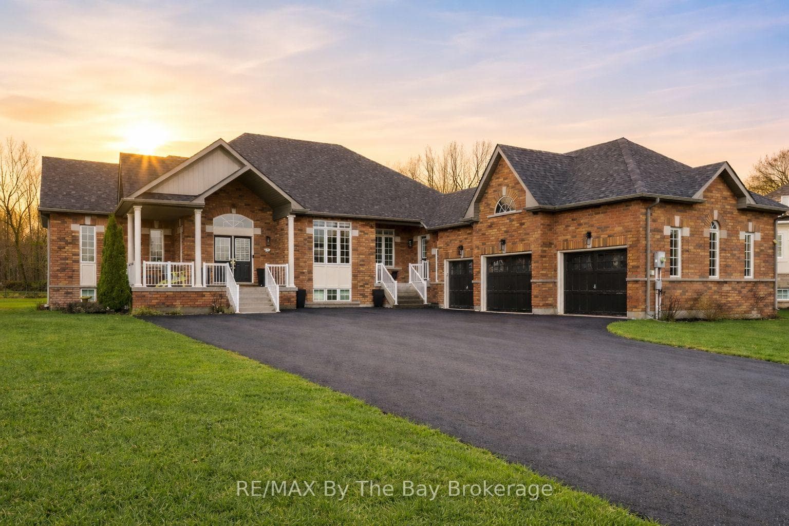 10 Basswood Drive, Wasaga Beach, ON L9Z 0A9, Wasaga Beach — photo 1