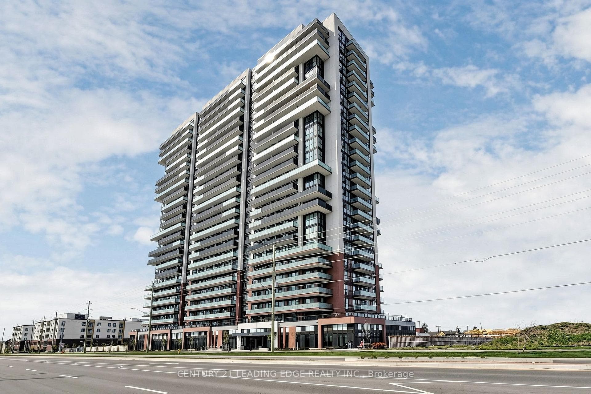 2550 Simcoe Street N 409, Oshawa, ON L1L 0R5, Oshawa — photo 1