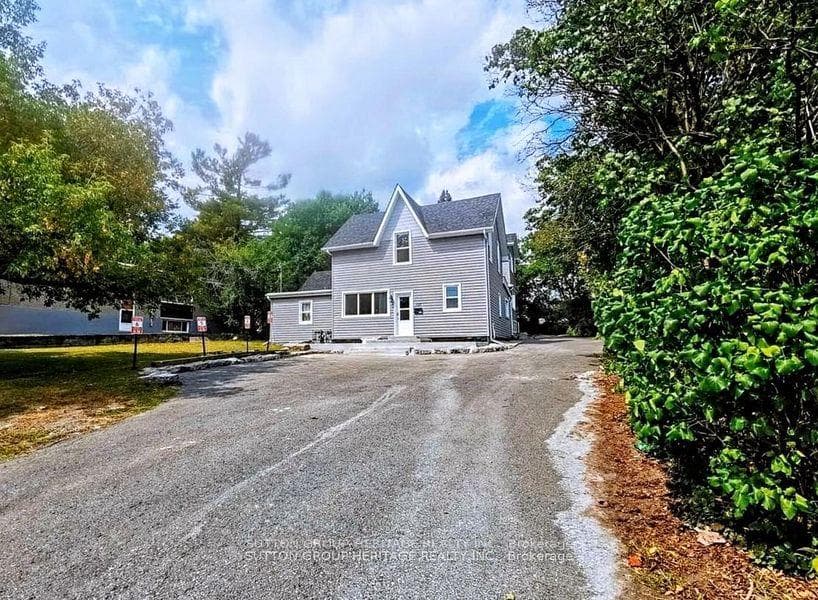 717 King Street W, Kingston, ON K7M 2G3, Kingston — photo 1