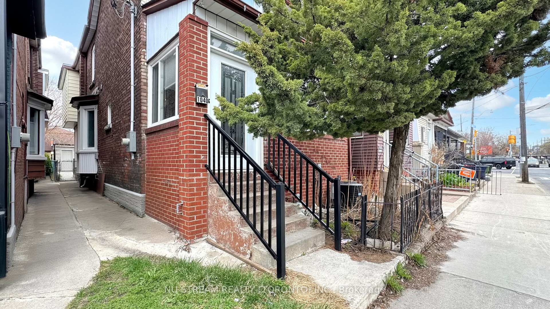 1040 Ossington Avenue, Toronto W02, ON M6G 3V6, Toronto W02 — photo 1