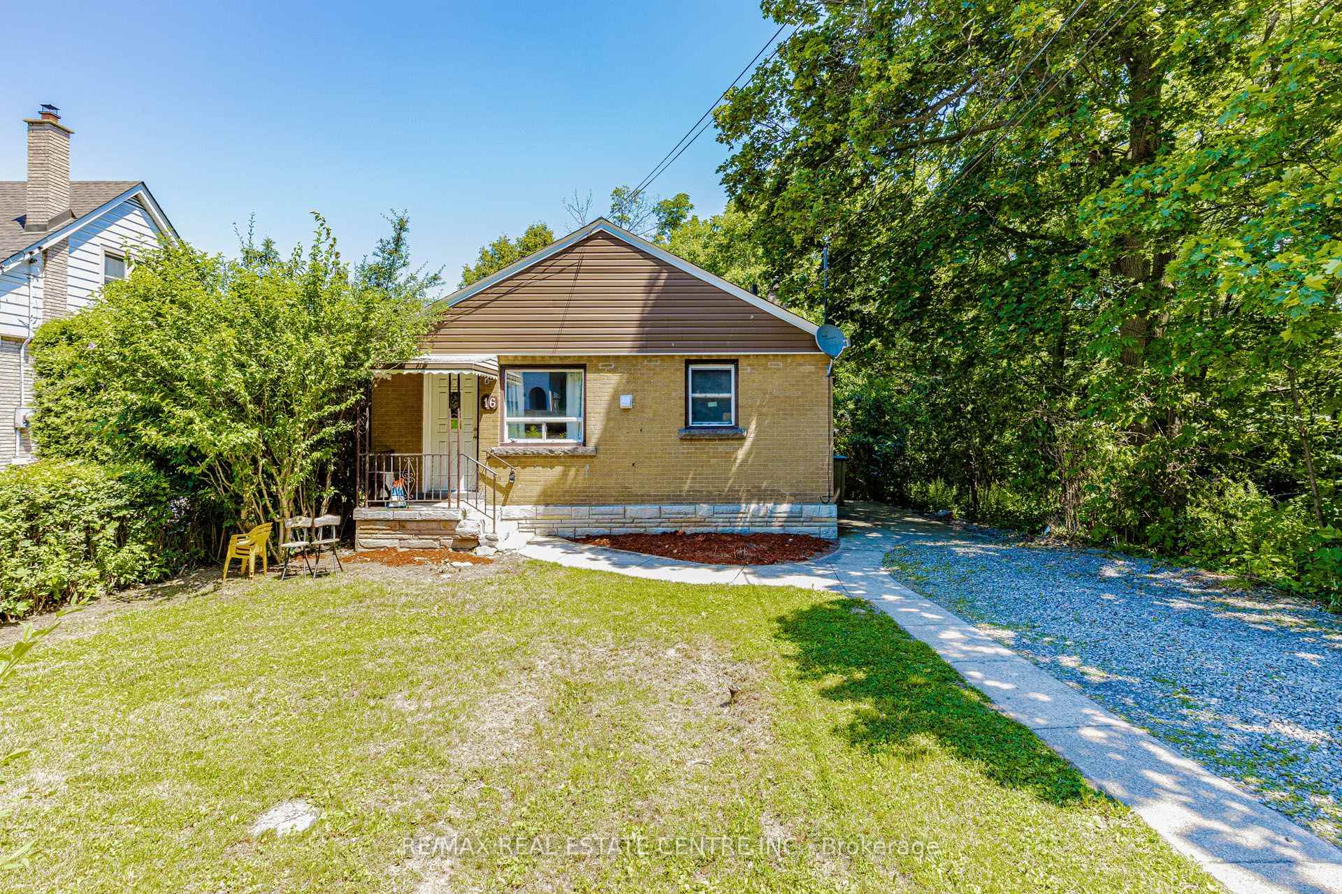 16 Ainslie Avenue, Hamilton, ON L8S 2J3, Hamilton — photo 1