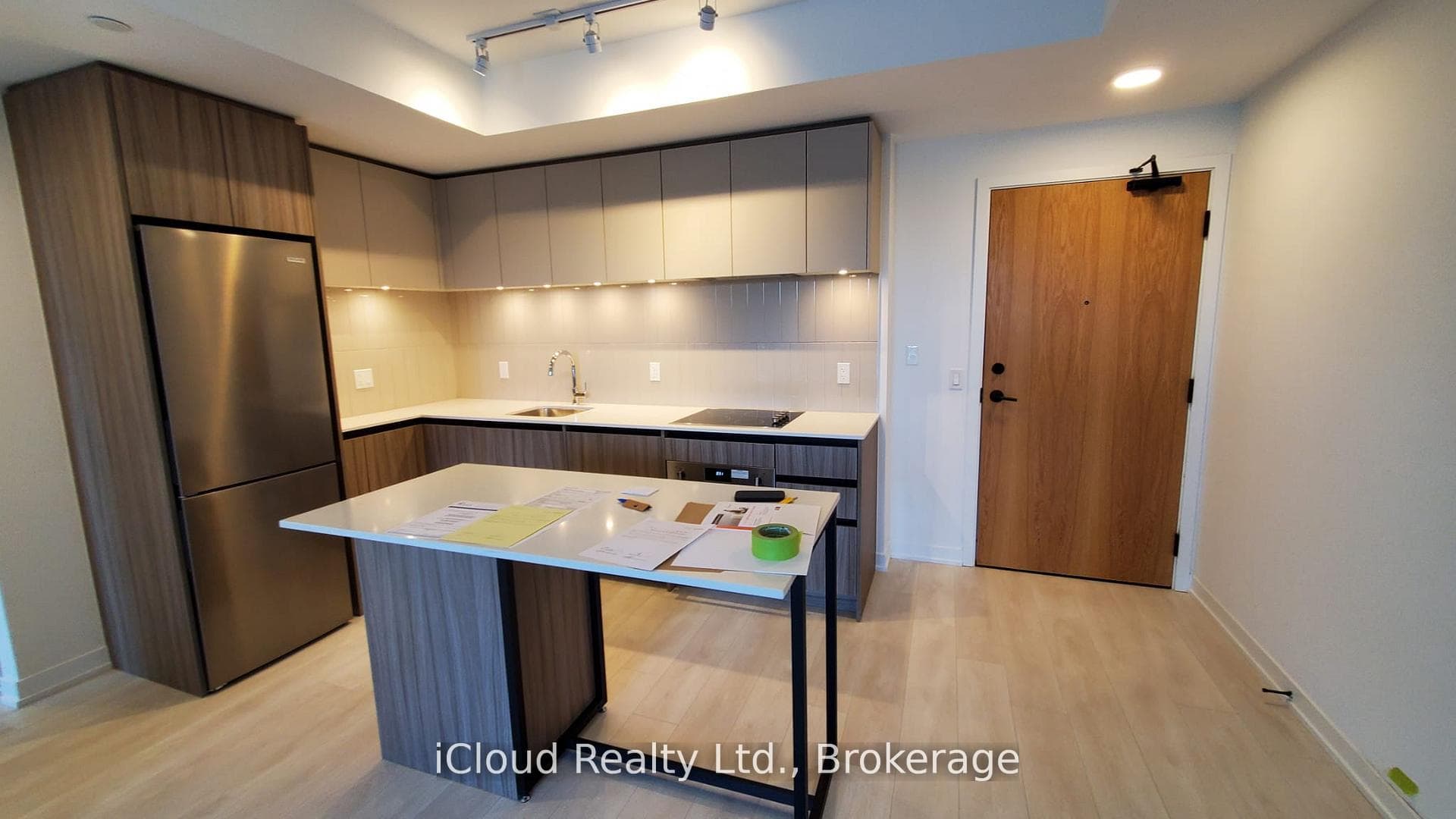 7950 Bathurst Street 210, Vaughan, ON L4J 0L4, Vaughan — photo 1