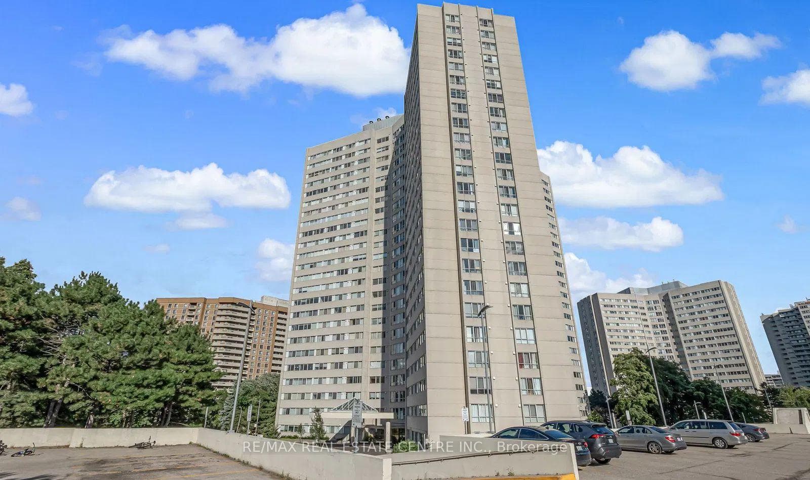 3700 Kaneff Crescent 501, Mississauga, ON L5A 4B8, Mississauga — photo 1
