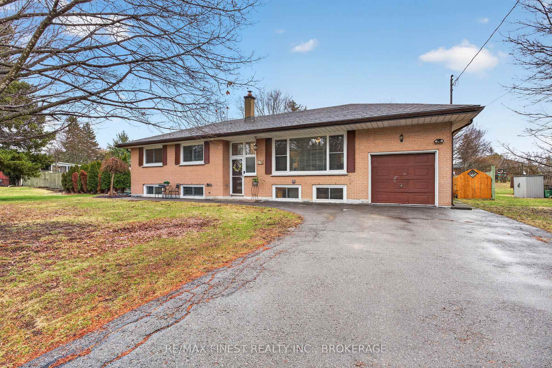 27 Dalgleish Avenue, Kingston, ON K7L 5H6