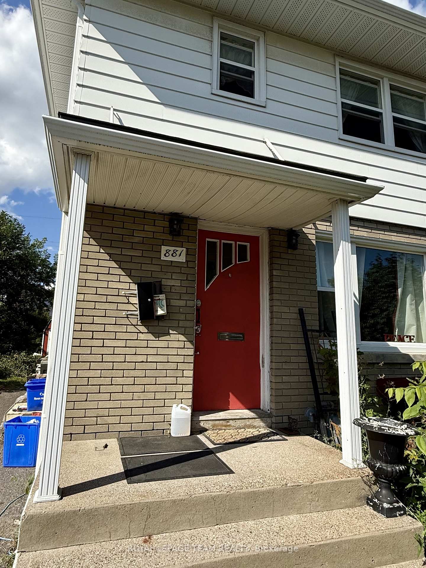 881 Smyth Road, Elmvale Acres and Area, ON K1G 1P4, Elmvale Acres and Area — photo 1