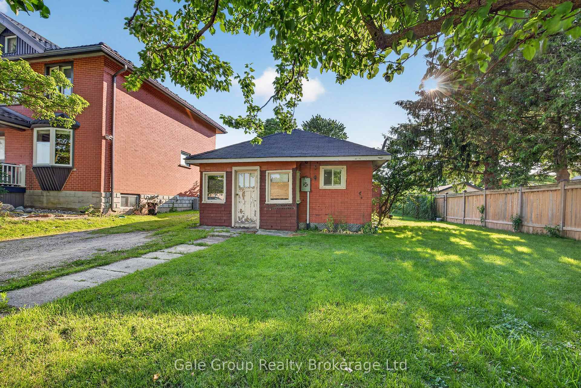 15 Fidler Avenue, Woodstock, ON N4S 7J1, Woodstock — photo 1