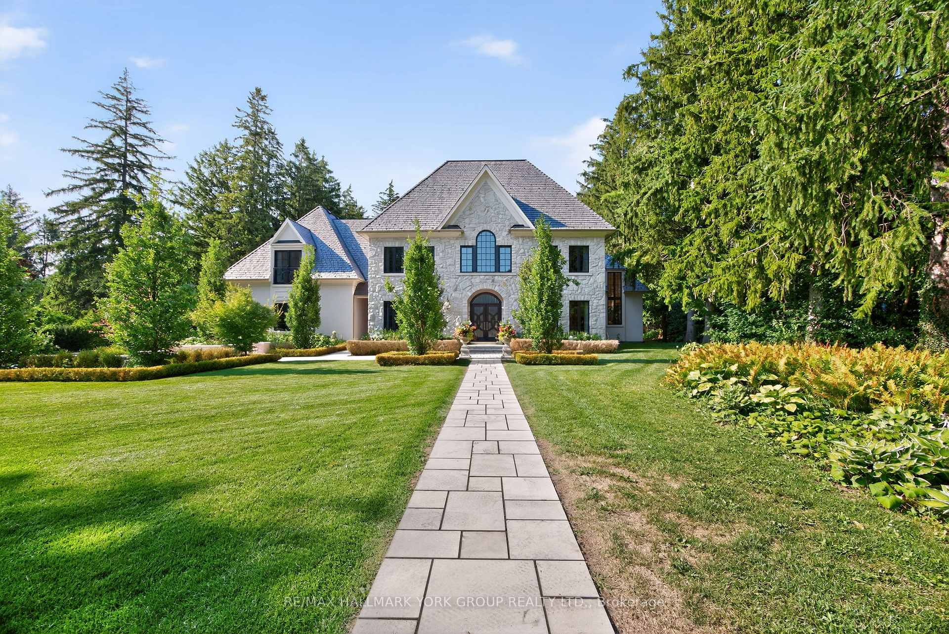 108 Kennedy Street W, Aurora, ON L4G 2L7, Aurora — photo 1