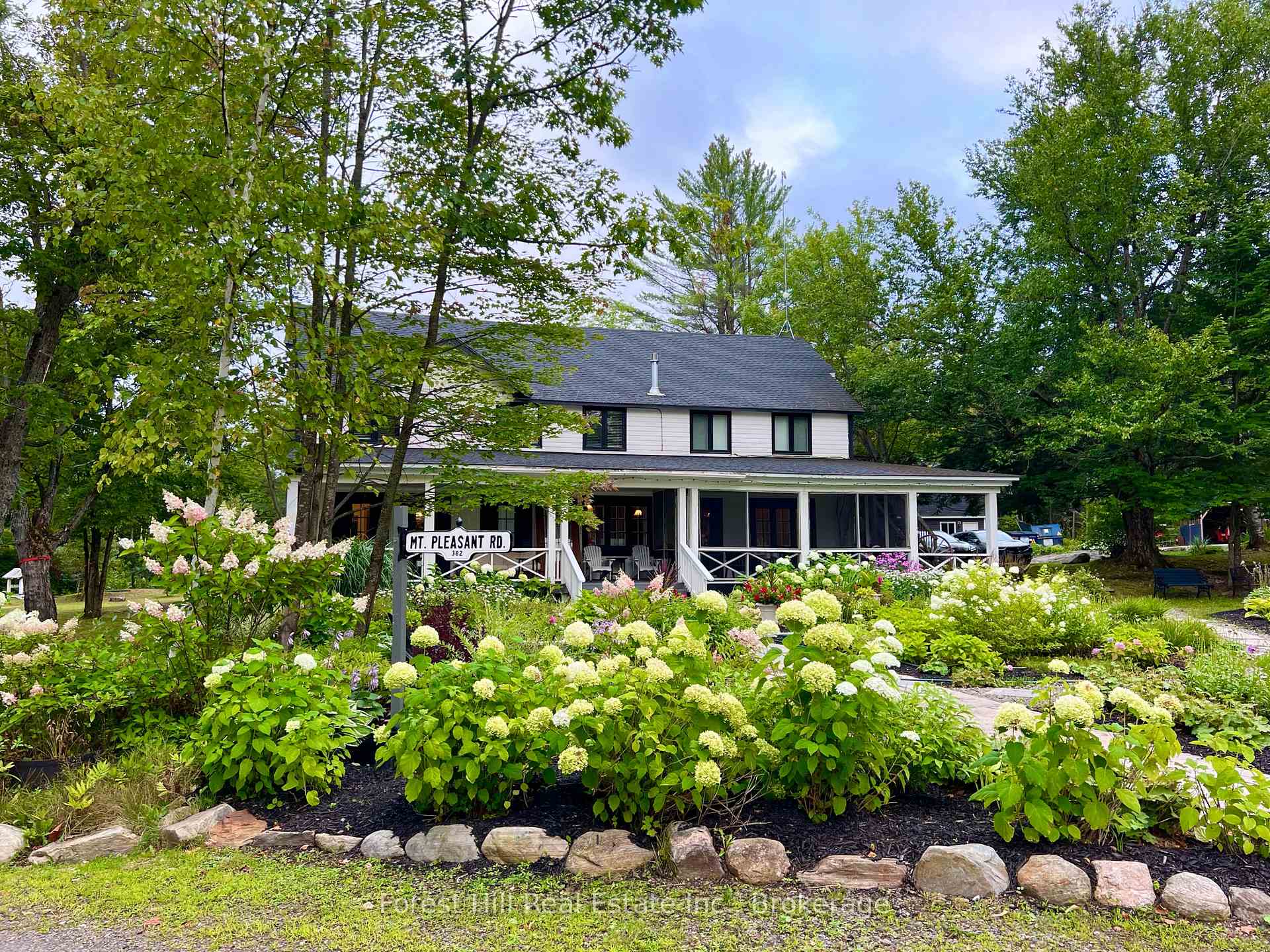 1040 Walker Lake Drive, Lake of Bays, ON P1H 2J6, Lake of Bays — photo 1