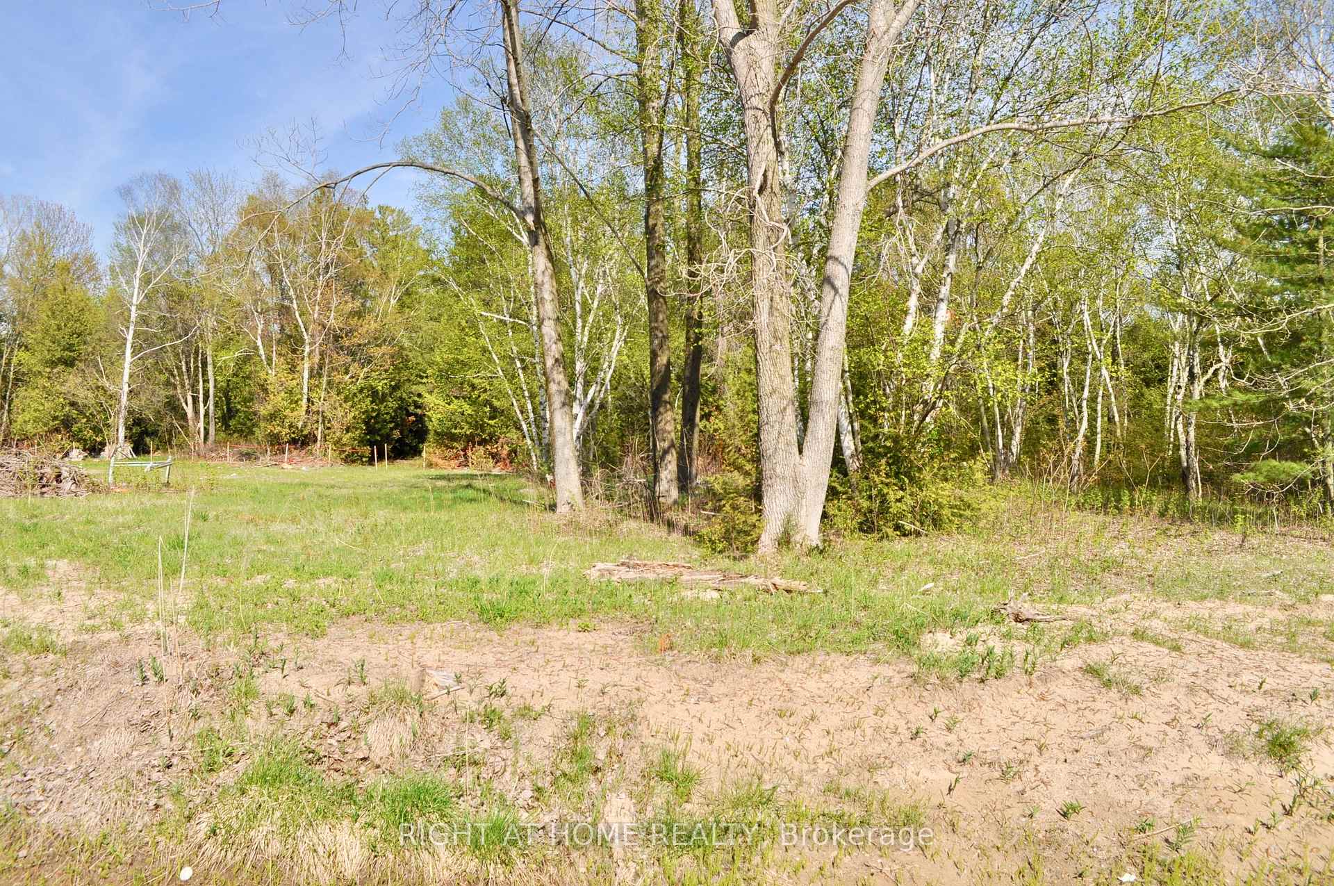 PART 5 W. Ipperwash Road, Lambton Shores, ON N0N 1J3, Lambton Shores — photo 1