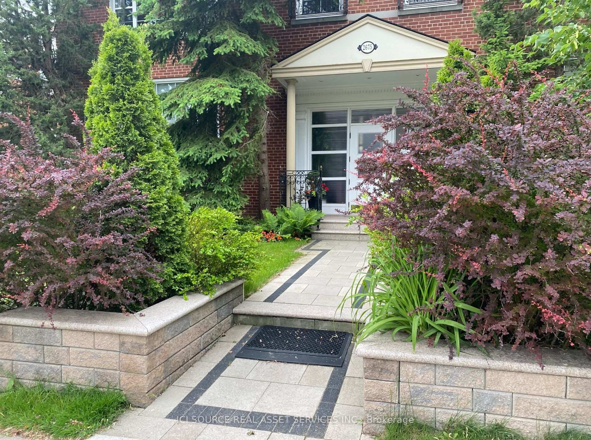 2675 Bloor Street W 12, Toronto, ON M8X 1A4, Toronto W07 — photo 1