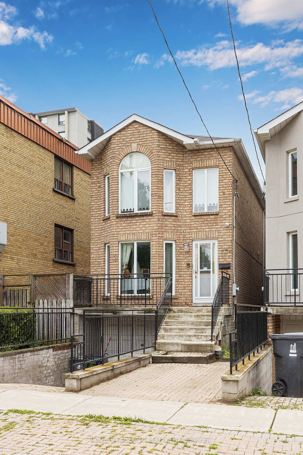 33 Torrens Avenue, Toronto, ON M4K 2H9, Toronto E03 — photo 1