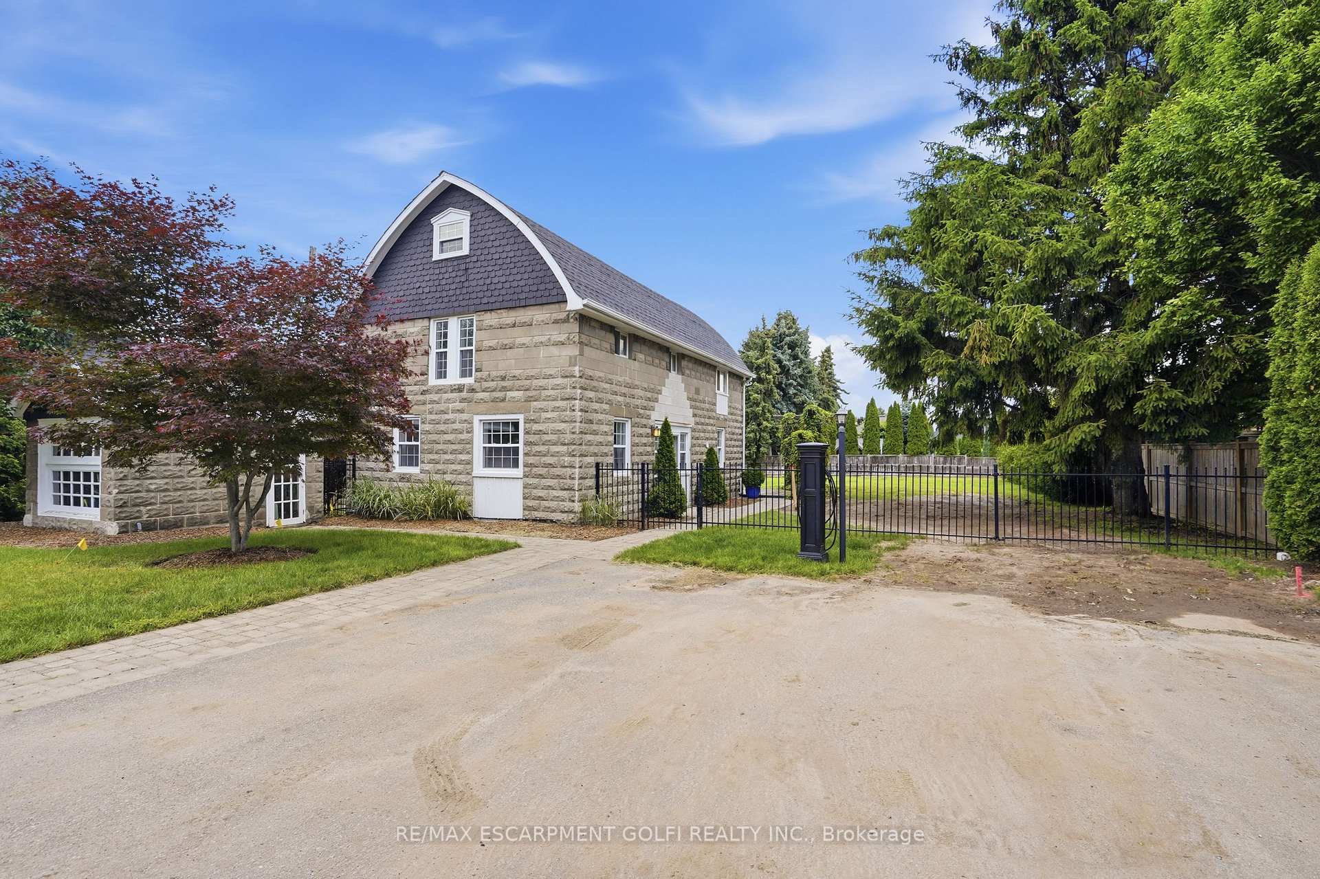 292 MAIN Street W C, Grimsby, ON L3M 1S4, Grimsby — photo 1