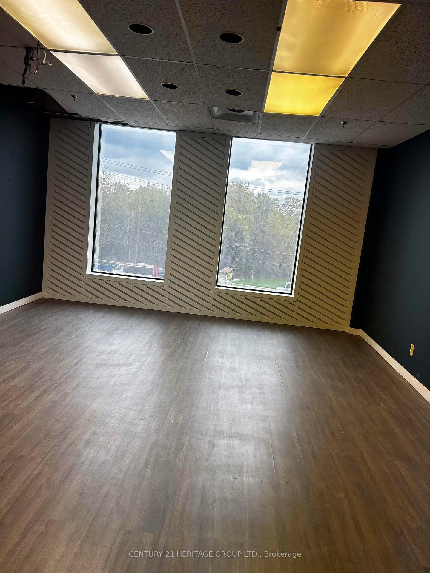 4544 Dufferin Street 208 E, Toronto, ON M3H 5X2, Toronto W05 — photo 1