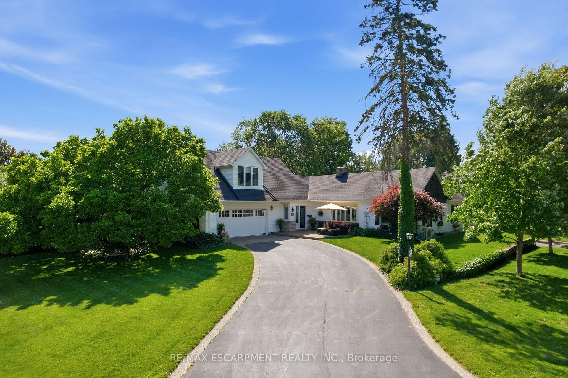 549 Ann Avenue, Burlington, ON L7T 2S7, Burlington — photo 1