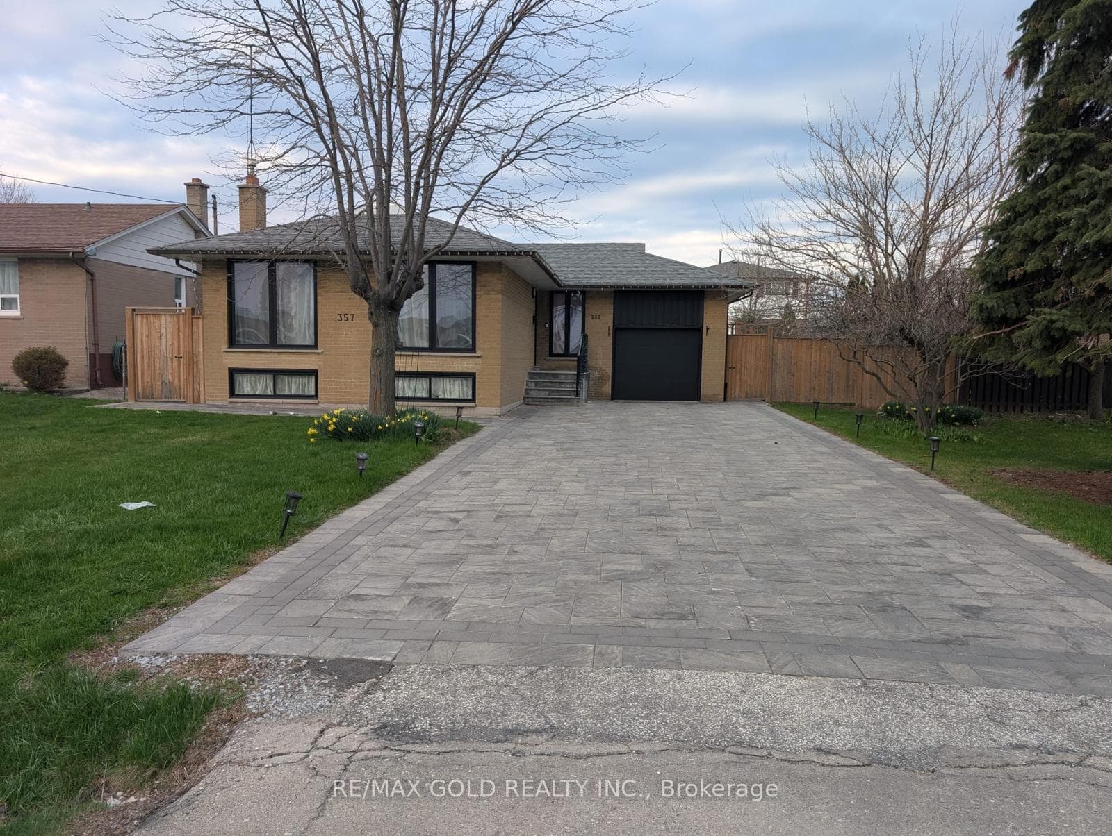 357 Morden Road, Oakville, ON L6K 2S9, Oakville — photo 1