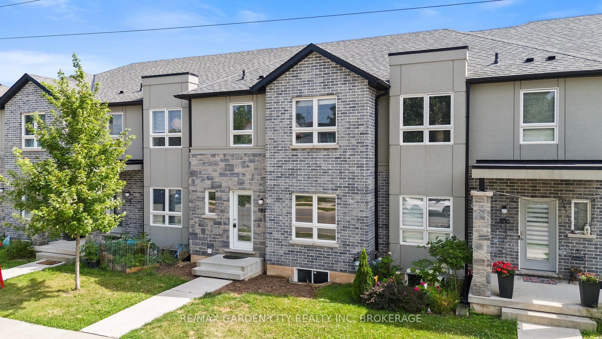 182 BROADWAY Lane 8, Welland, ON L3C 5L5, Welland — photo 1
