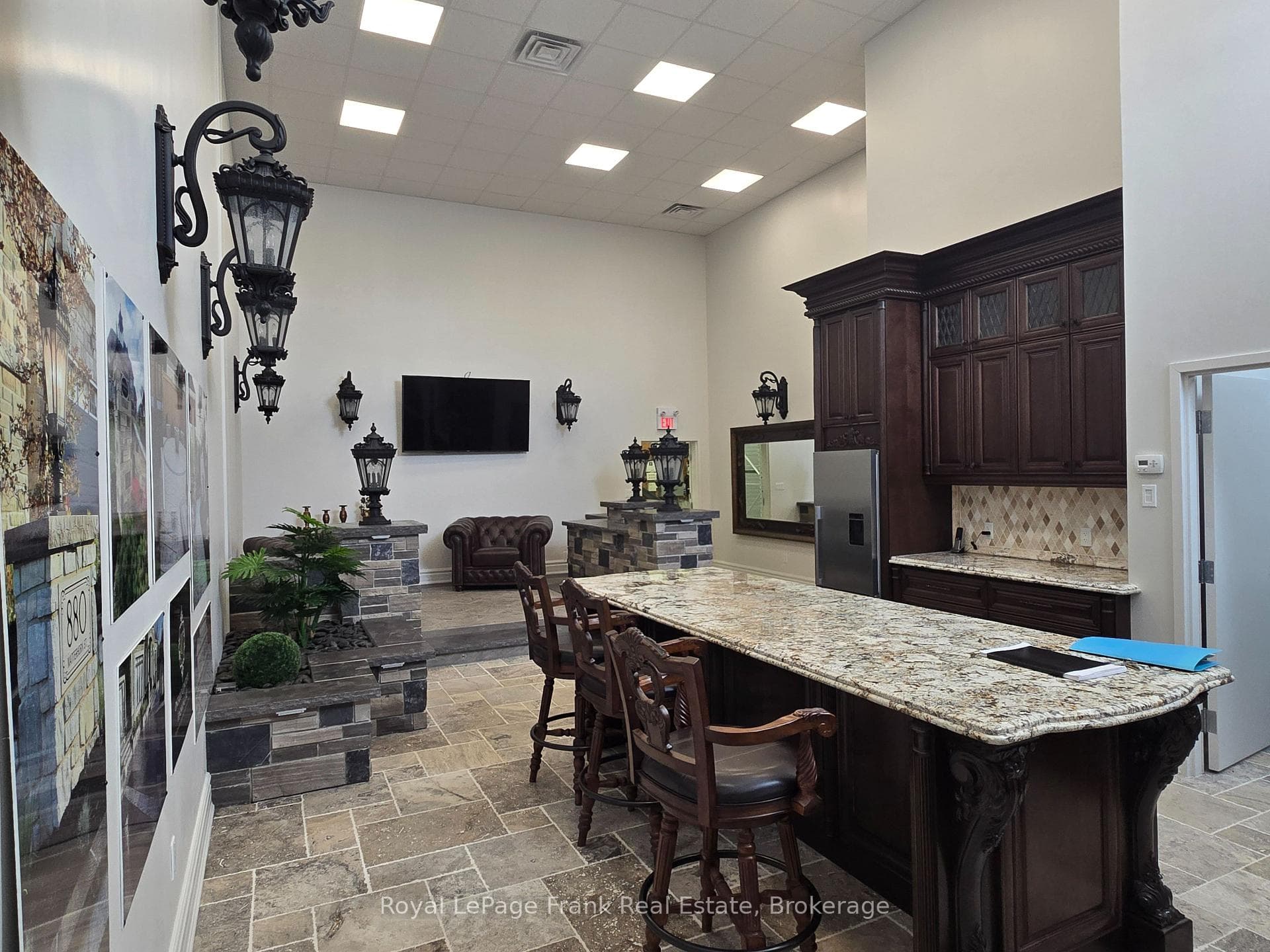 1472 Thornton Road N A2, Oshawa, ON L1H 7K4, Oshawa — photo 1