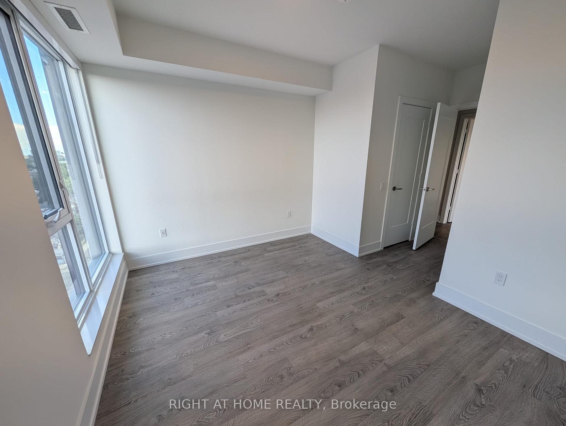 2 Augusta Avenue 704, Toronto, ON M5V 0T3, Toronto C01 — photo 1