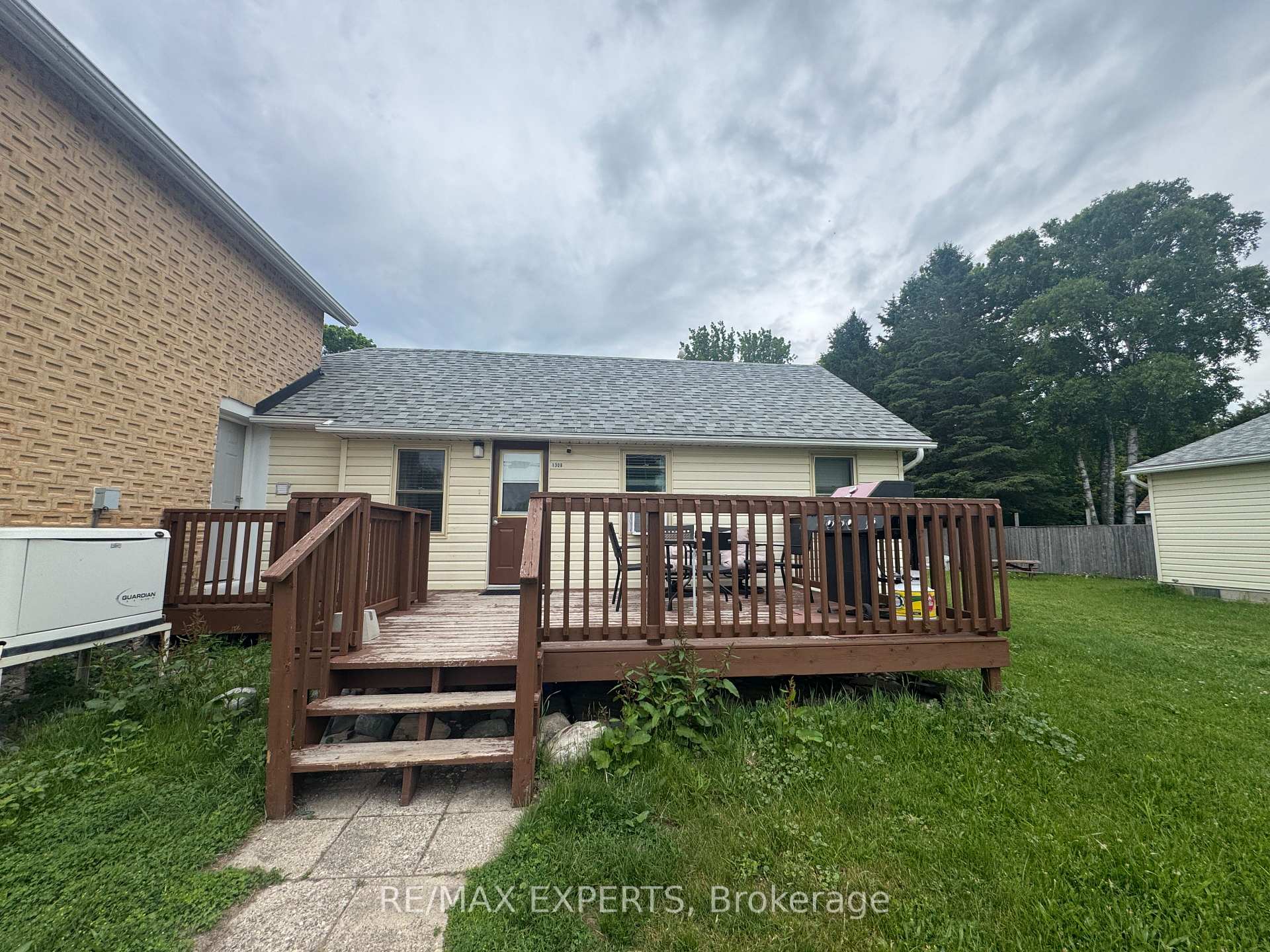 130 South Rankin Street, Saugeen Shores, ON N0H 2L0, Saugeen Shores — photo 1