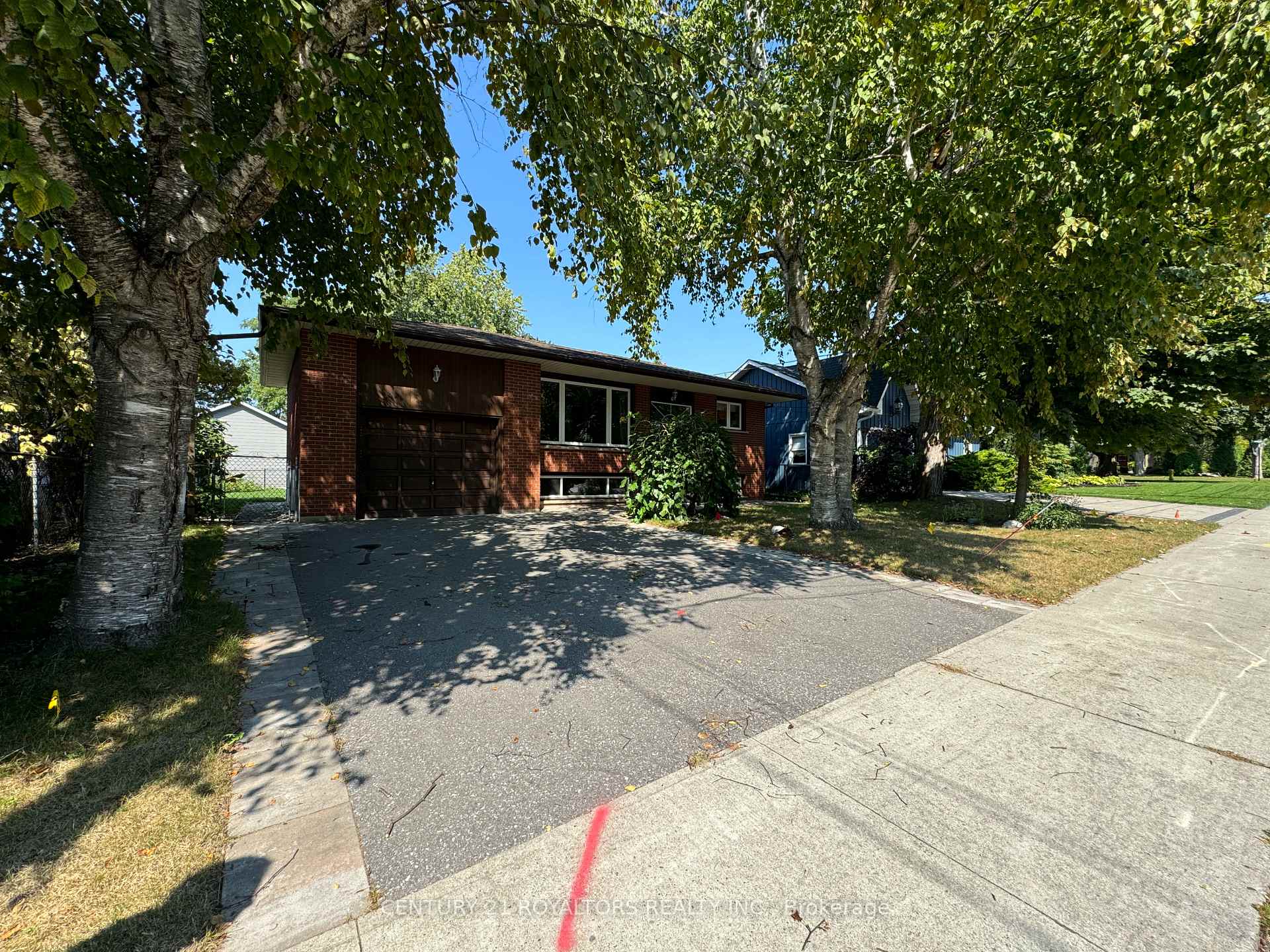 404 Trent Street W Bsmt, Whitby, ON L1N 1M5, Whitby — photo 1