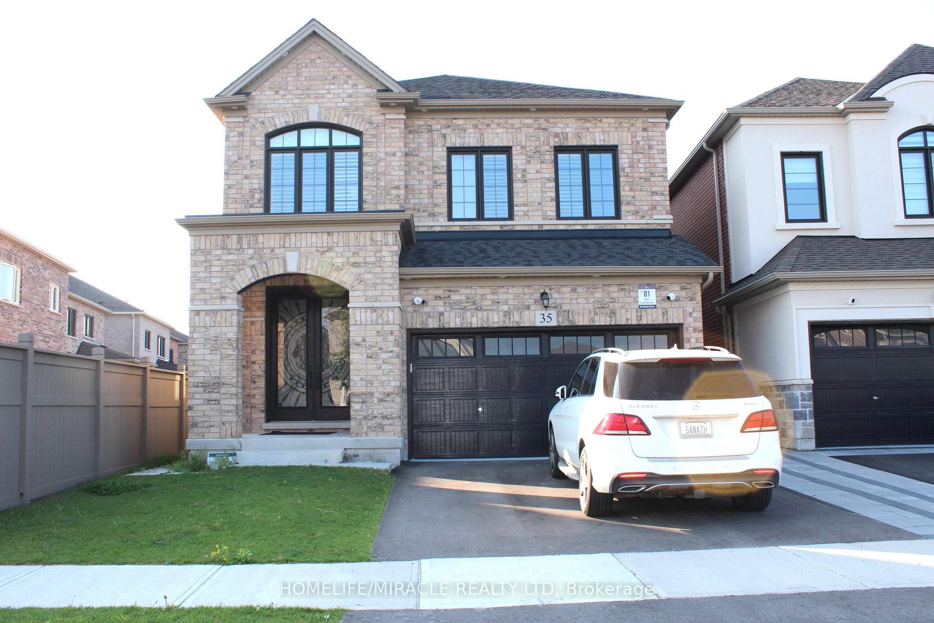 35 Merrimac Drive, Brampton, ON L6Y 6K4, Brampton — photo 1