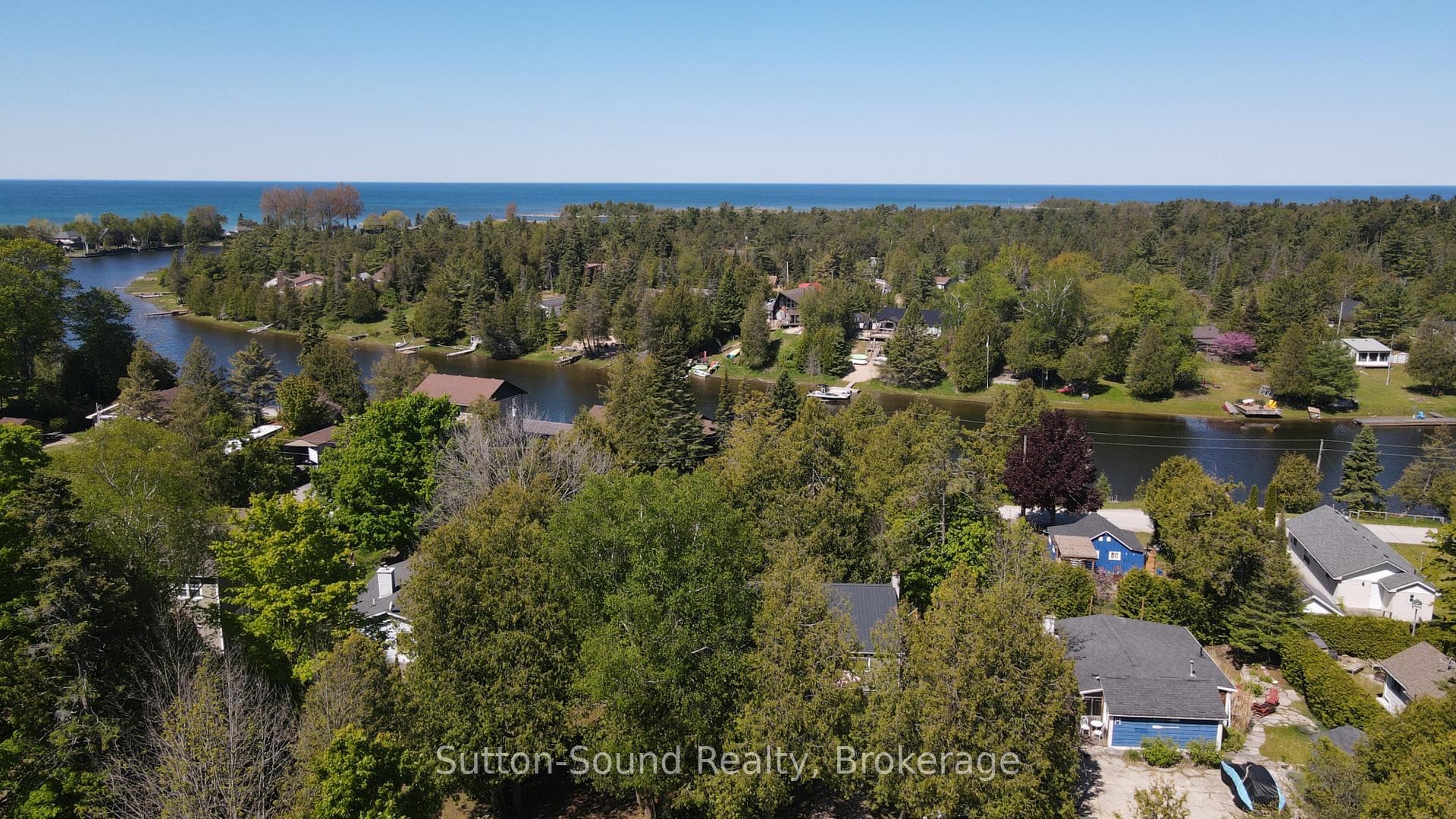 11 Sarnia Avenue, South Bruce Peninsula, ON N0H 2G0, South Bruce Peninsula — photo 1