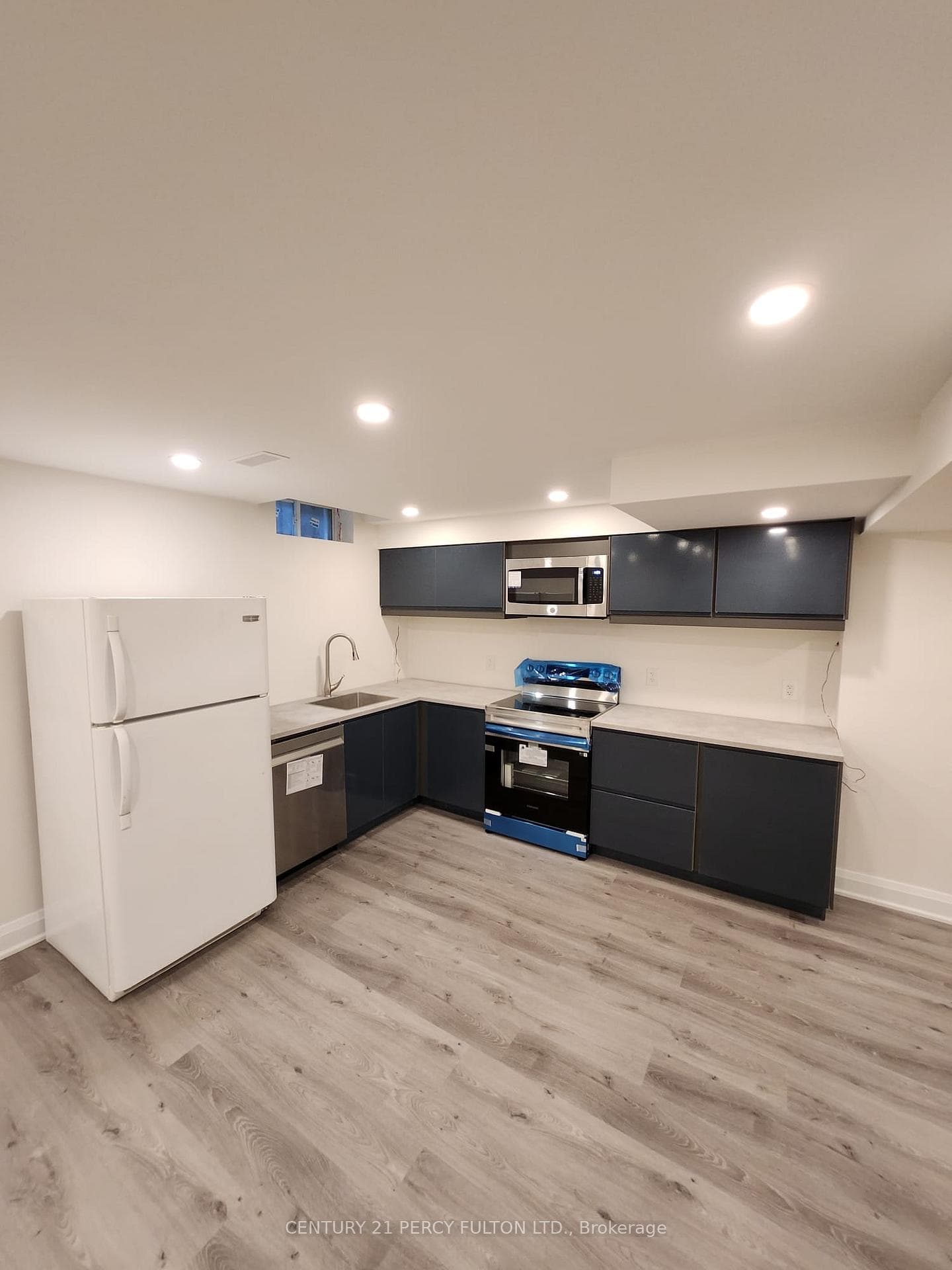 212 River Ridge Boulevard Bsmt, Aurora, ON L4G 7T7, Aurora — photo 1