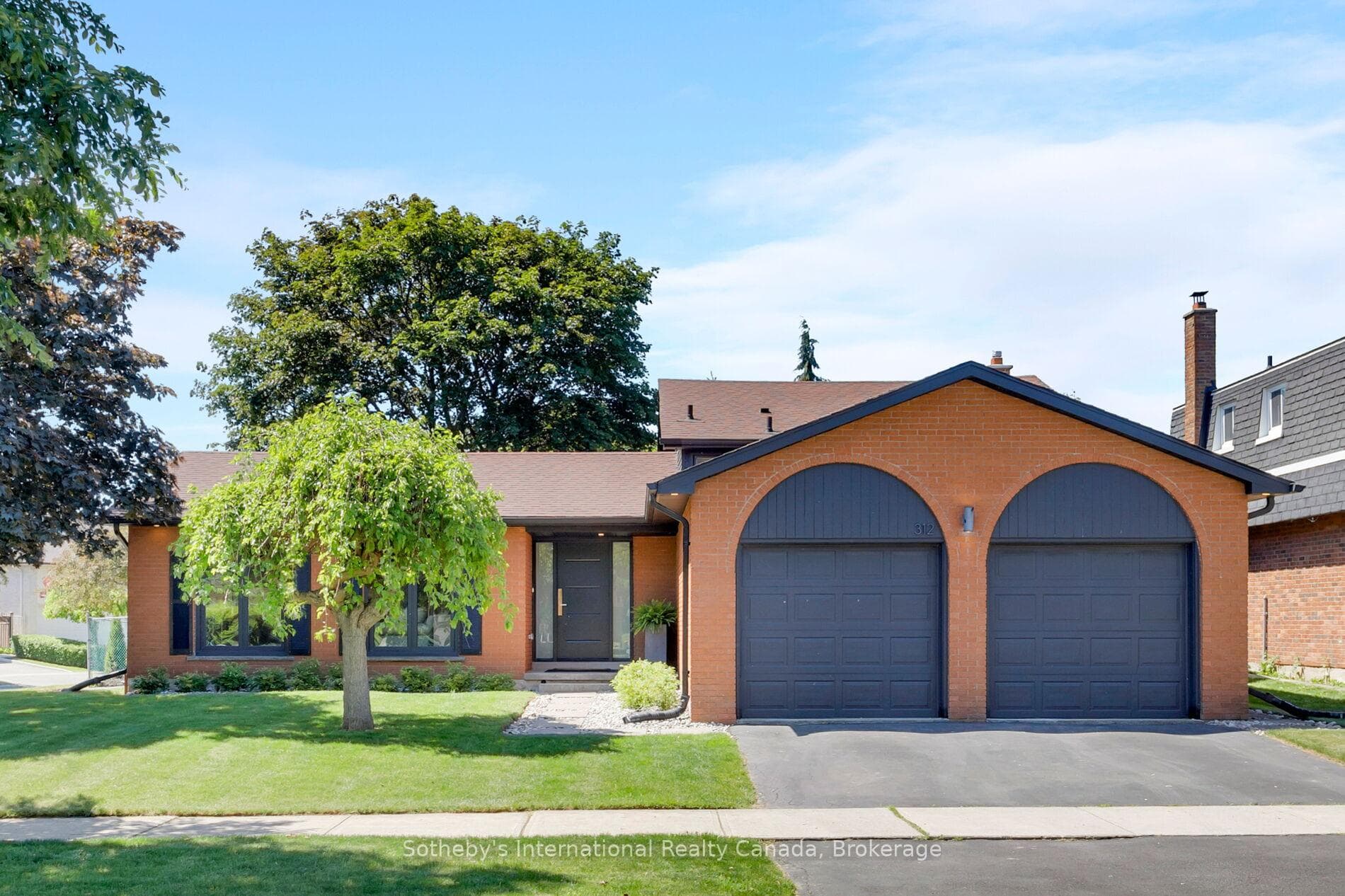 312 Pinegrove Road, Oakville, ON L6K 3R1, Oakville — photo 1