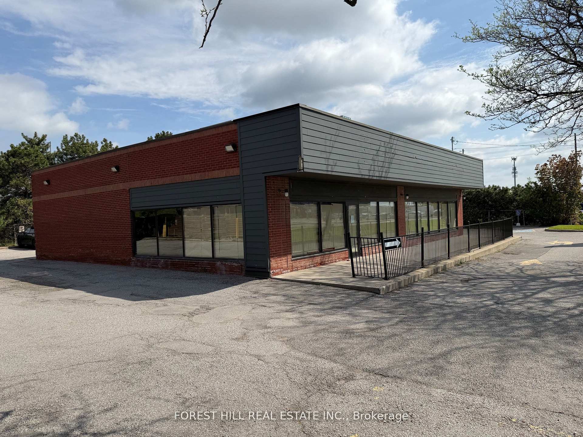 374 Evans Avenue, Toronto, ON M8Z 1K6, Toronto W06 — photo 1