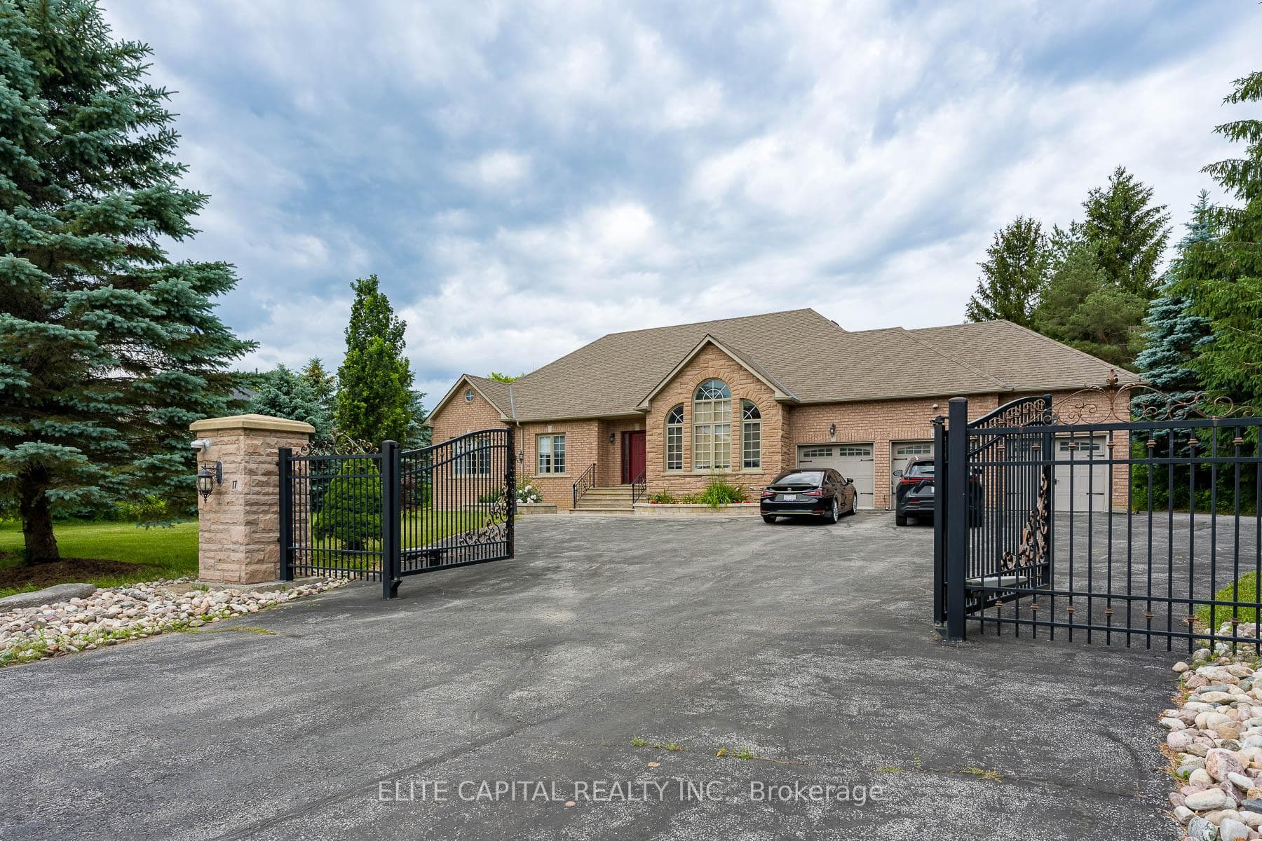 17 Hill Top Trail, Whitchurch-Stouffville, ON L4A 3G7, Whitchurch-Stouffville — photo 1