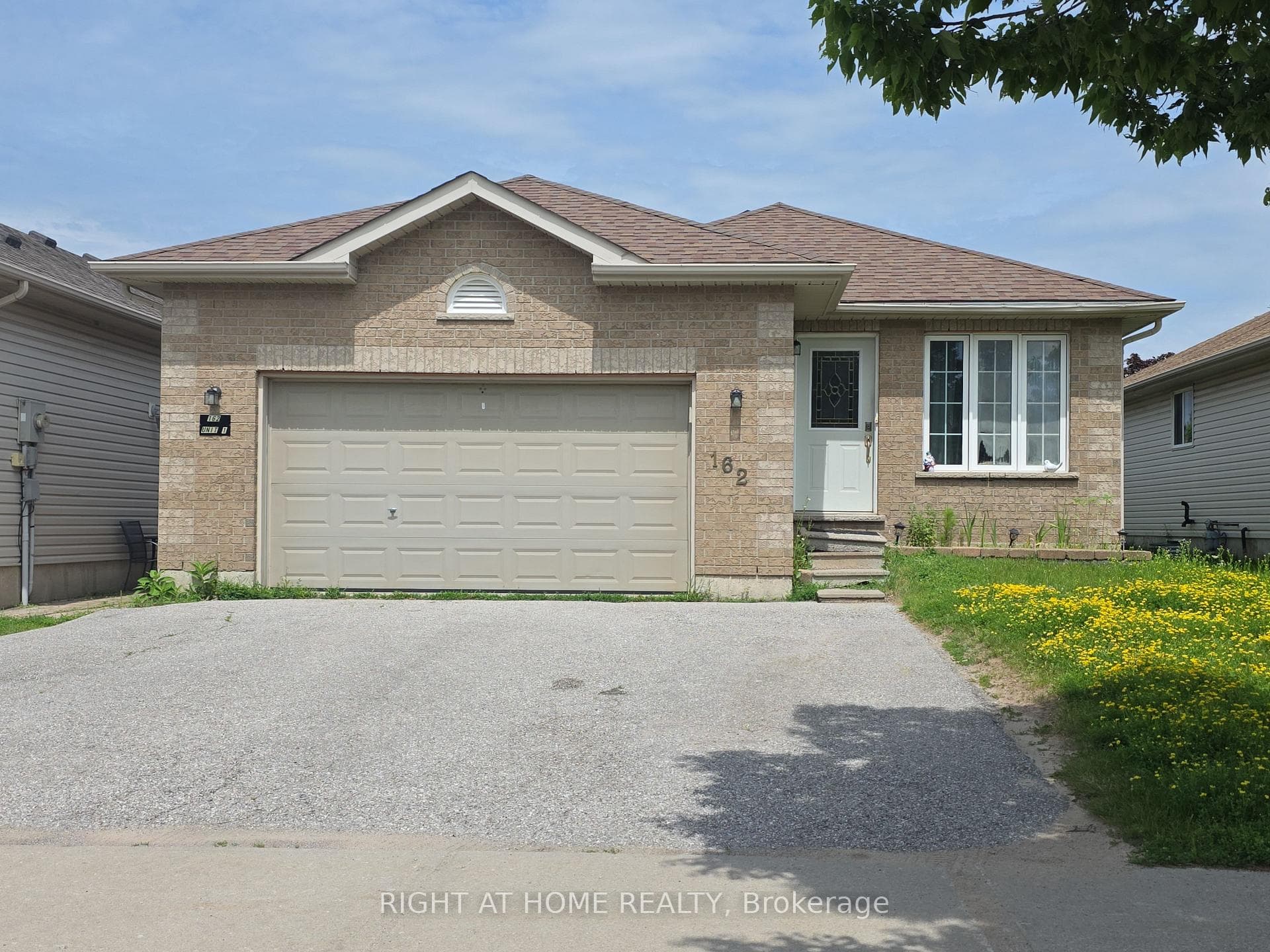 162 Hanmer Street E, Barrie, ON L4M 6W2, Barrie — photo 1