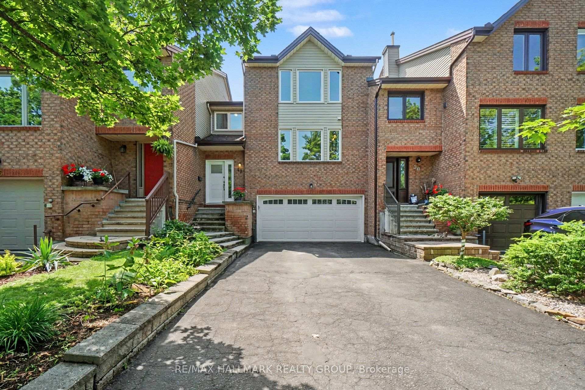 48 Dunbarton Court, Manor Park - Cardinal Glen and Area, ON K1K 4L4, Manor Park - Cardinal Glen and Area — photo 1
