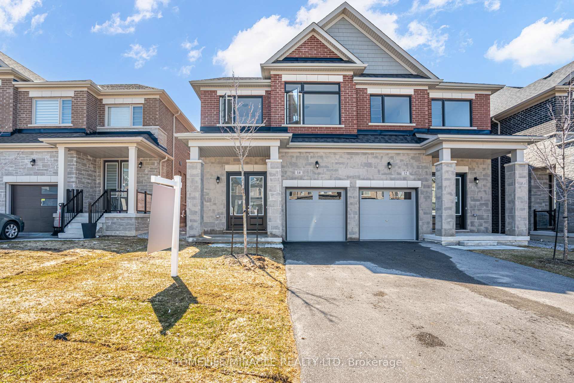 14 Sassafras Road, Springwater, ON L9X 2C6